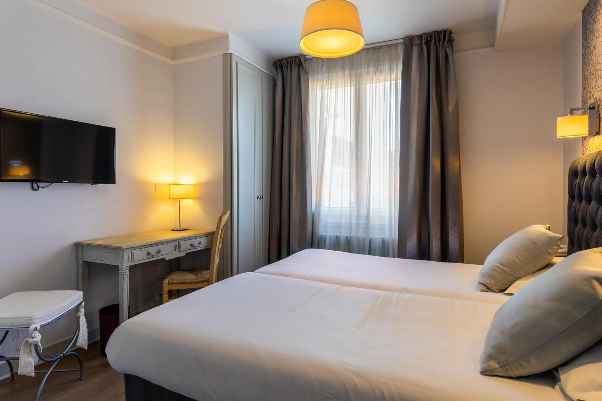Chambre disponible pour un séminaire d'entreprise à Hôtel Mireille - Arles