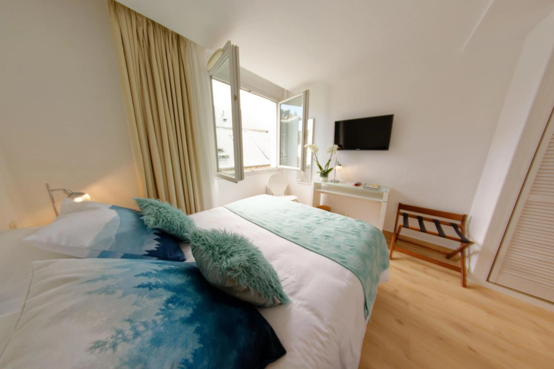 Chambre disponible pour un séminaire d'entreprise à Hôtel Moderna - Cherbourg-en-Cotentin