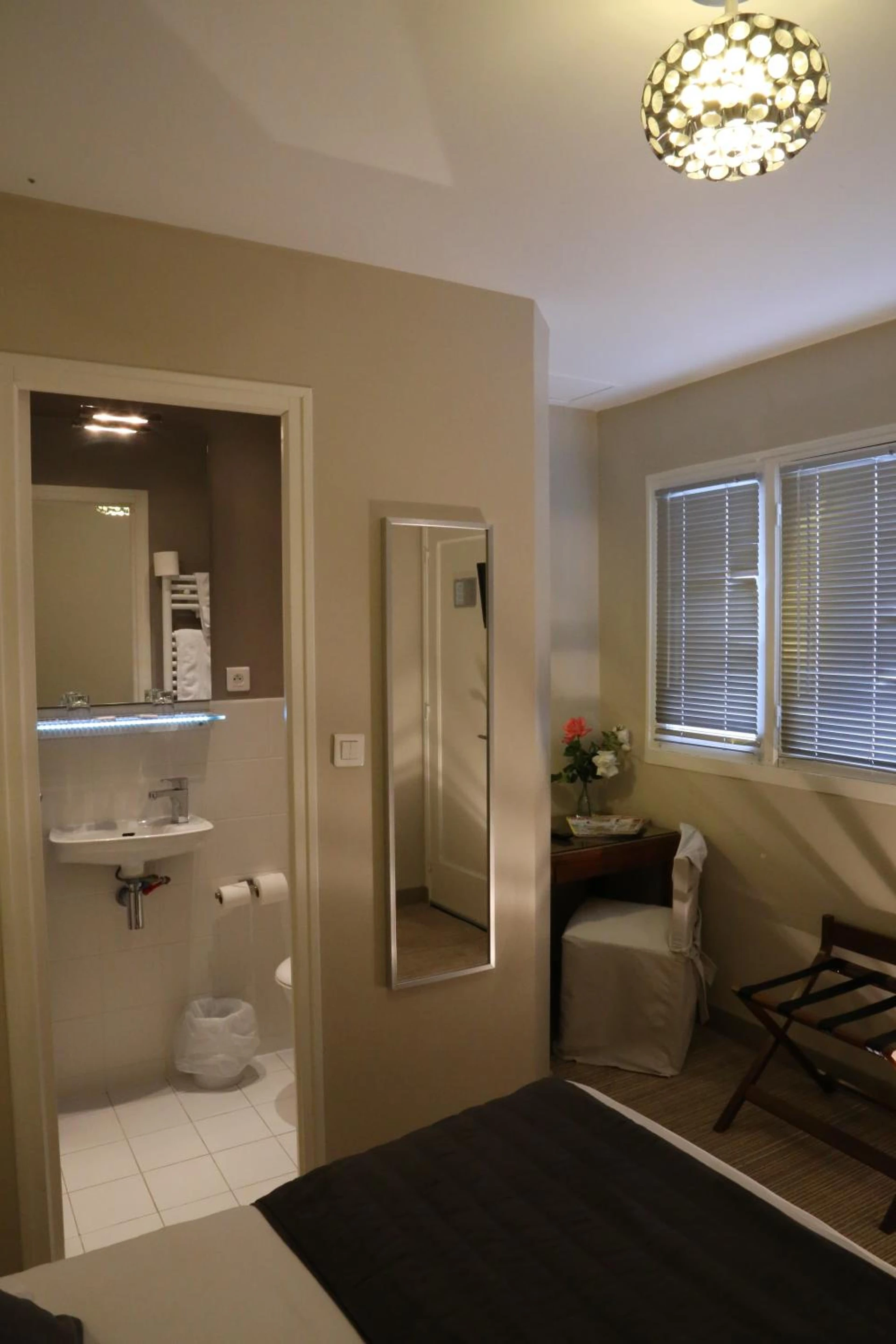 Chambre disponible pour un séminaire d'entreprise à Hôtel Moderna - Cherbourg-en-Cotentin
