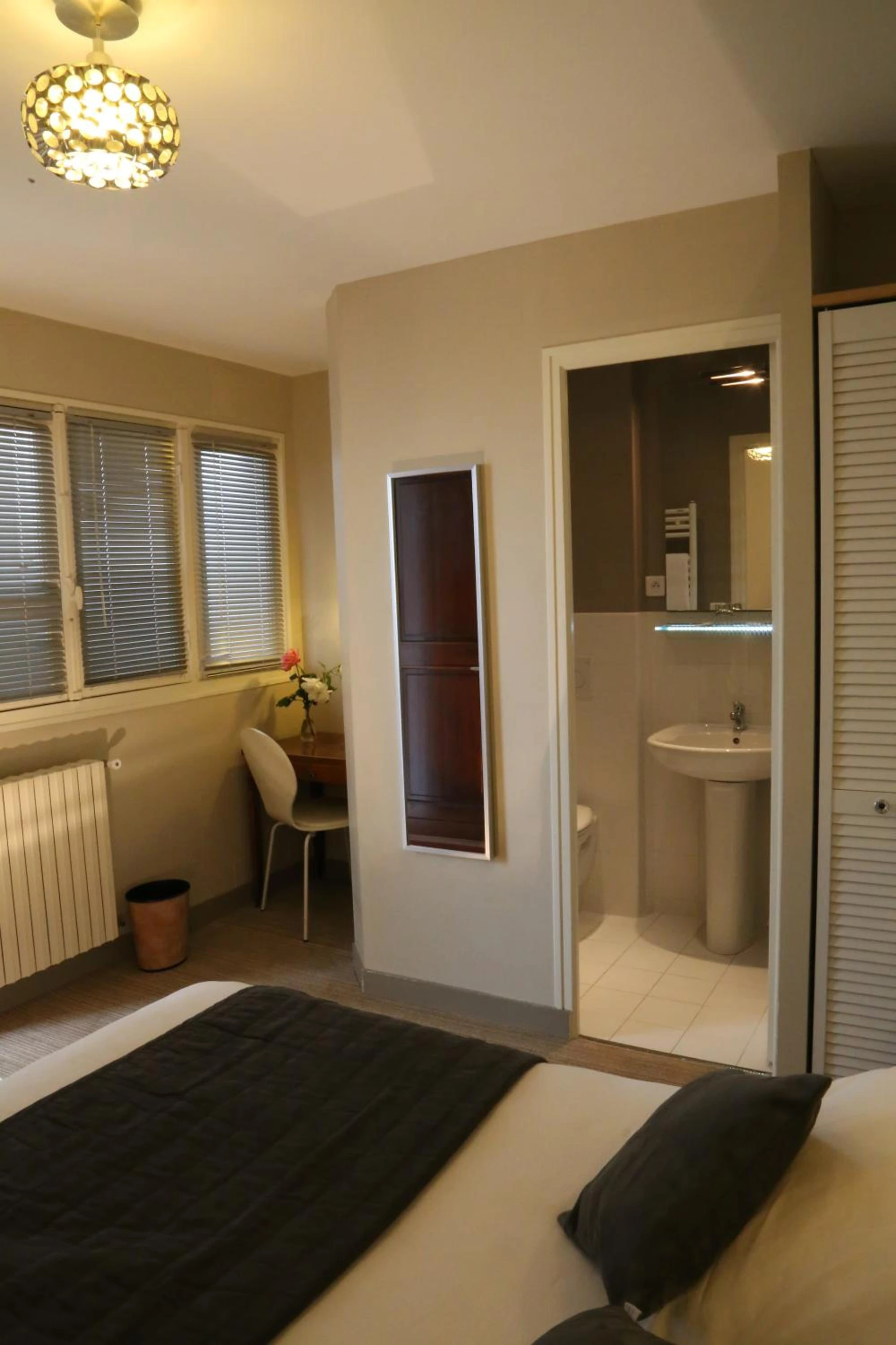 Chambre disponible pour un séminaire d'entreprise à Hôtel Moderna - Cherbourg-en-Cotentin