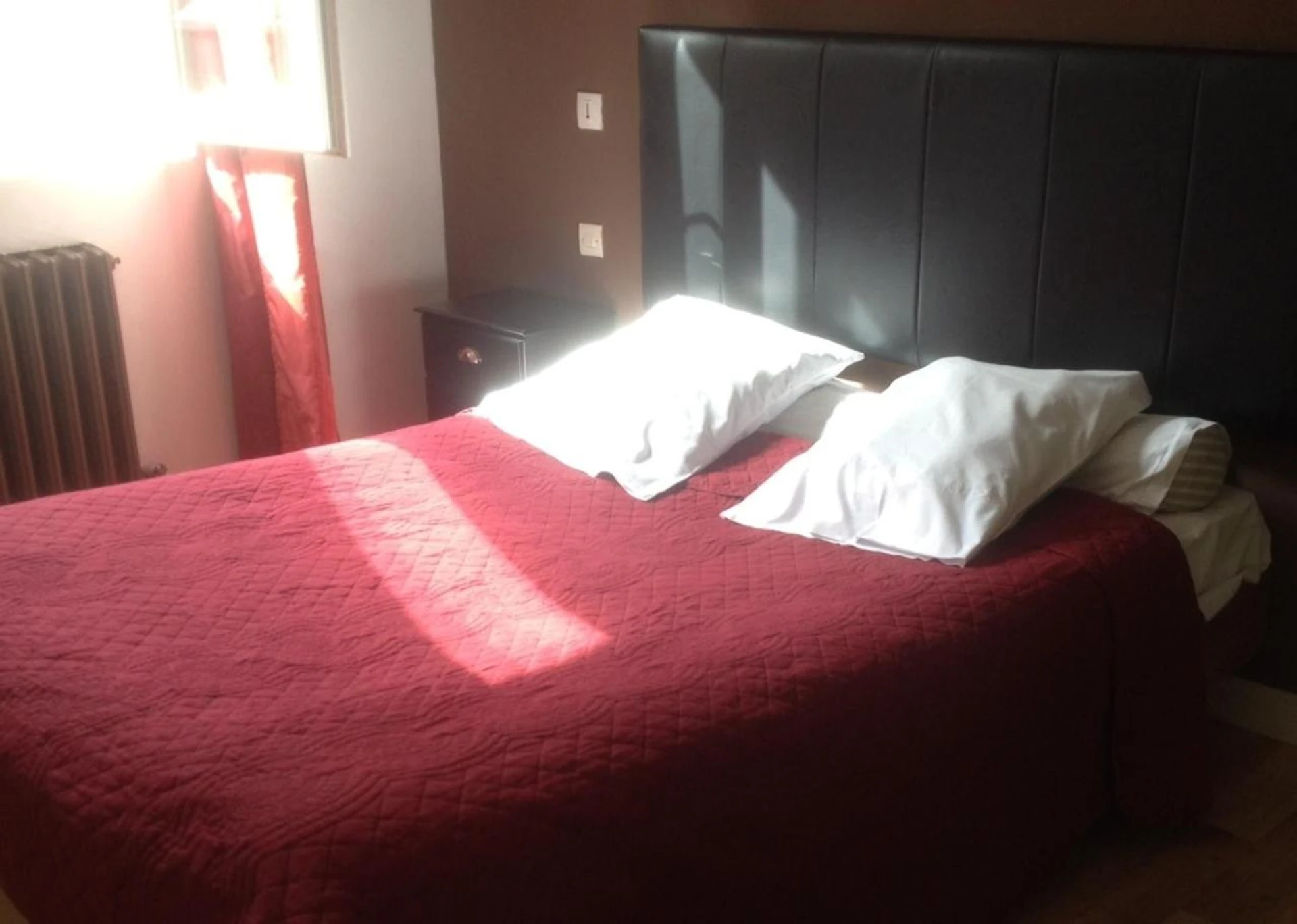 Chambre disponible pour un séminaire d'entreprise à Hotel Moderne - Vire