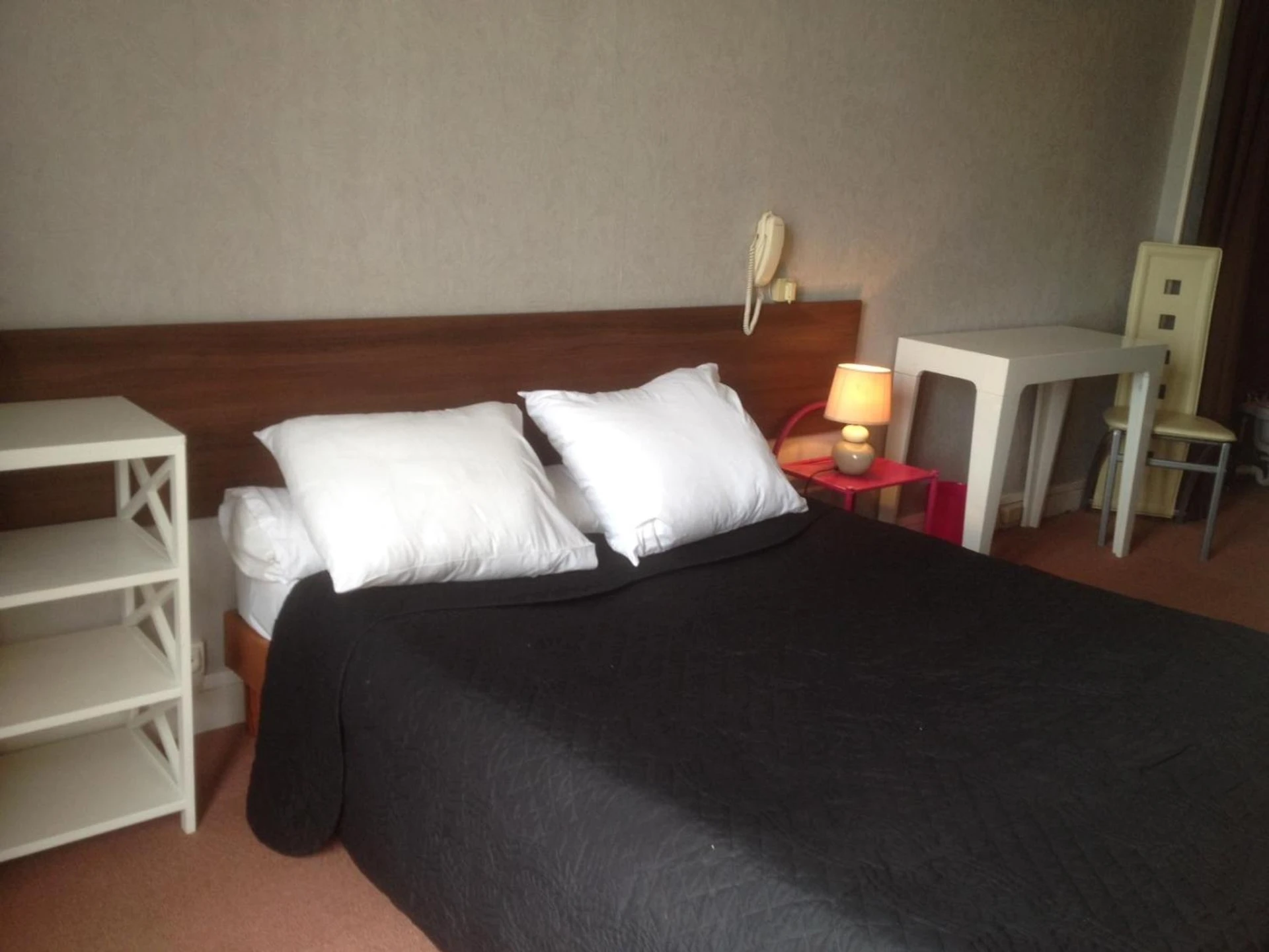 Chambre disponible pour un séminaire d'entreprise à Hotel Moderne - Vire