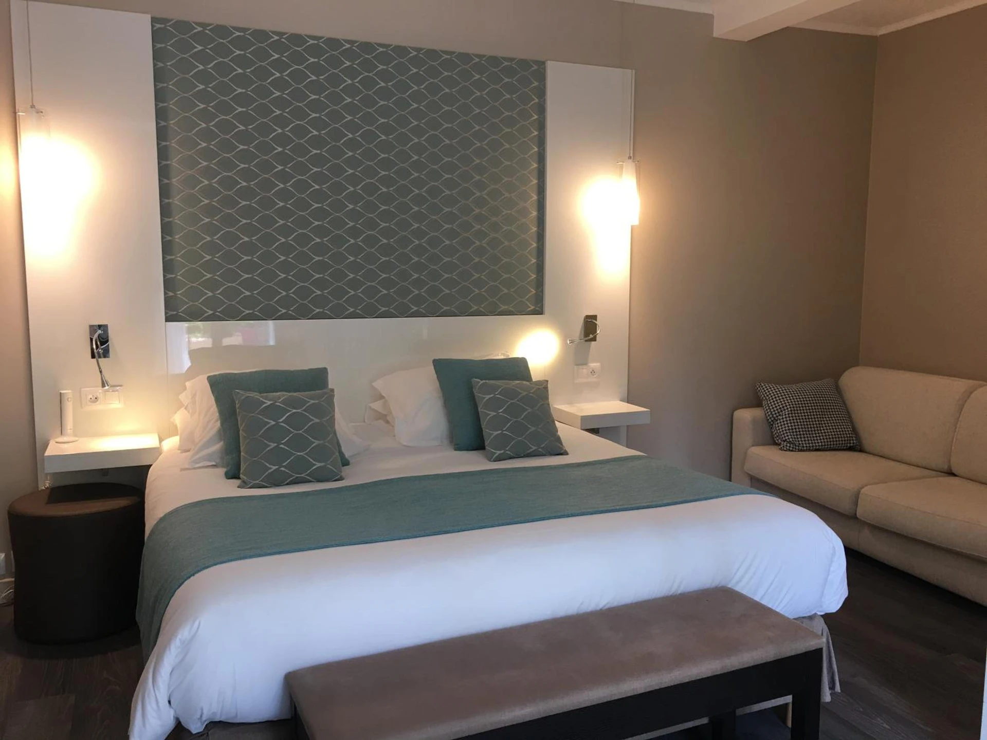 Magnifique chambre pour un séminaire d'entreprise à Hotel Molière - Cannes