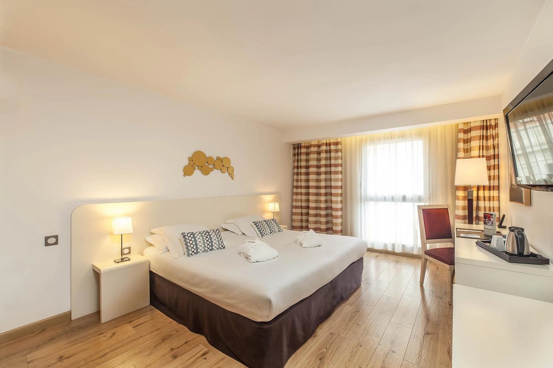 Magnifique chambre pour un séminaire d'entreprise à Hôtel Montaigne & Spa - Cannes