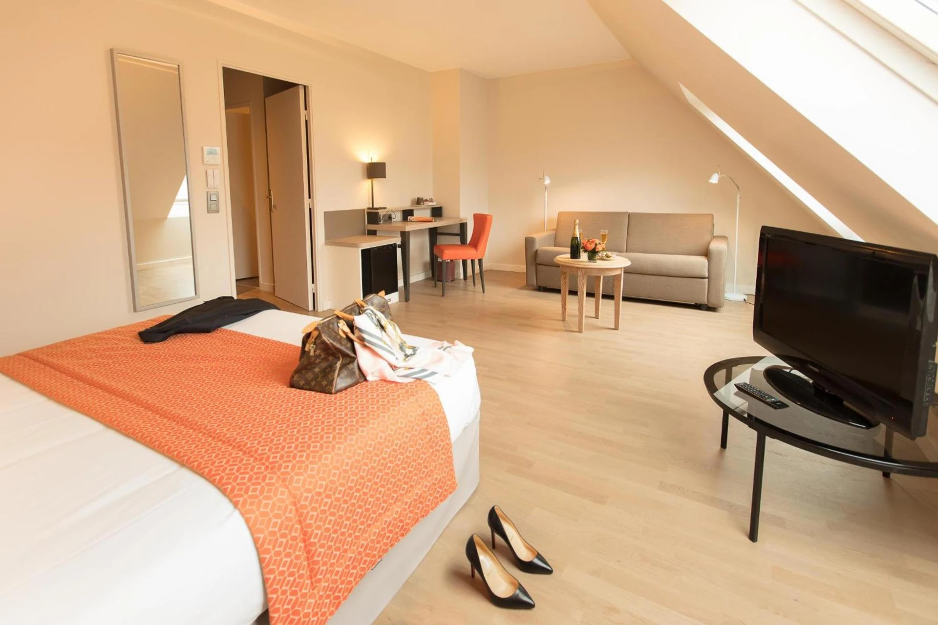 Chambre disponible pour un séminaire d'entreprise à Hotel Montbriand Antony - Ancien Alixia - Antony