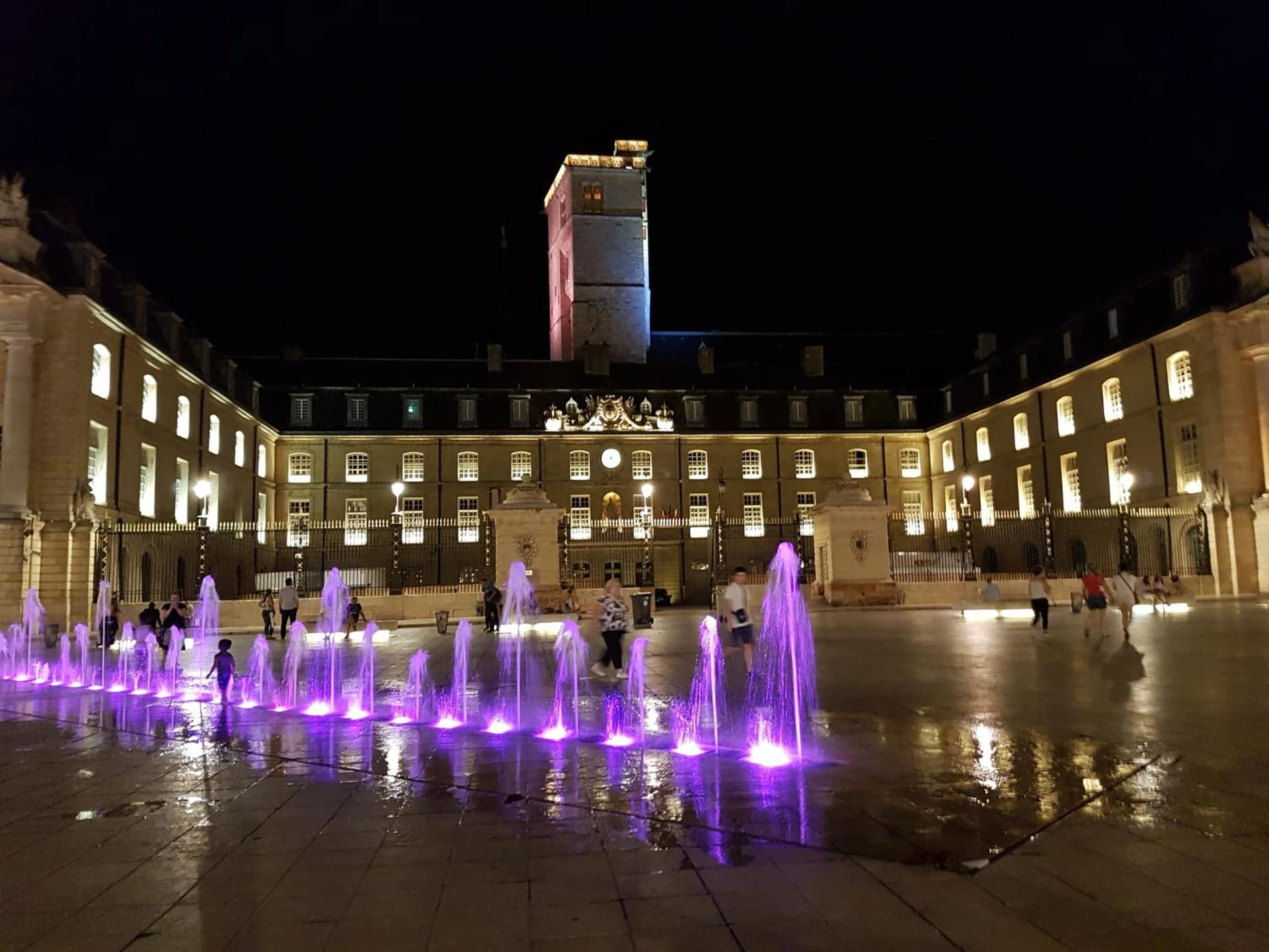 Ambiance de travail pour séminaire d'entreprise à Hôtel Montchapet Dijon Centre - Dijon