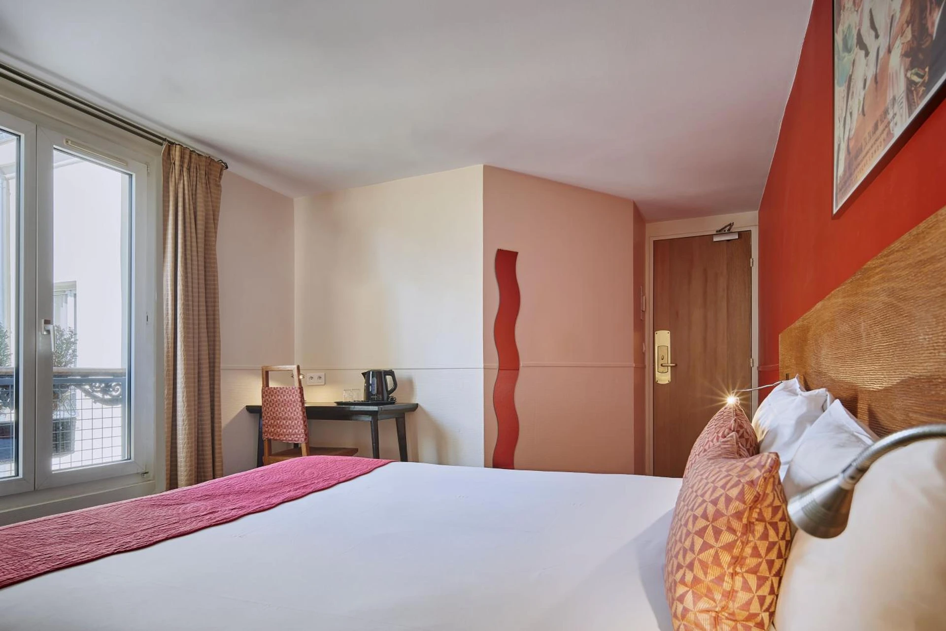 Chambre disponible pour un séminaire d'entreprise à Hôtel Moulin Plaza by Happyculture - Paris