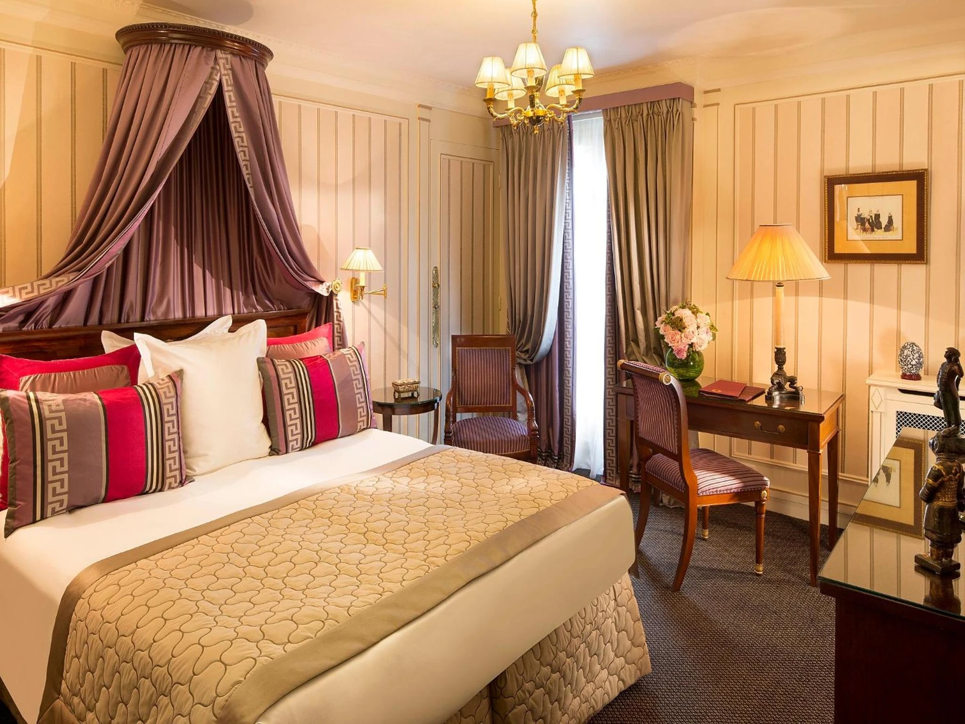 Magnifique chambre pour un séminaire d'entreprise à Hôtel Napoleon Paris - Paris