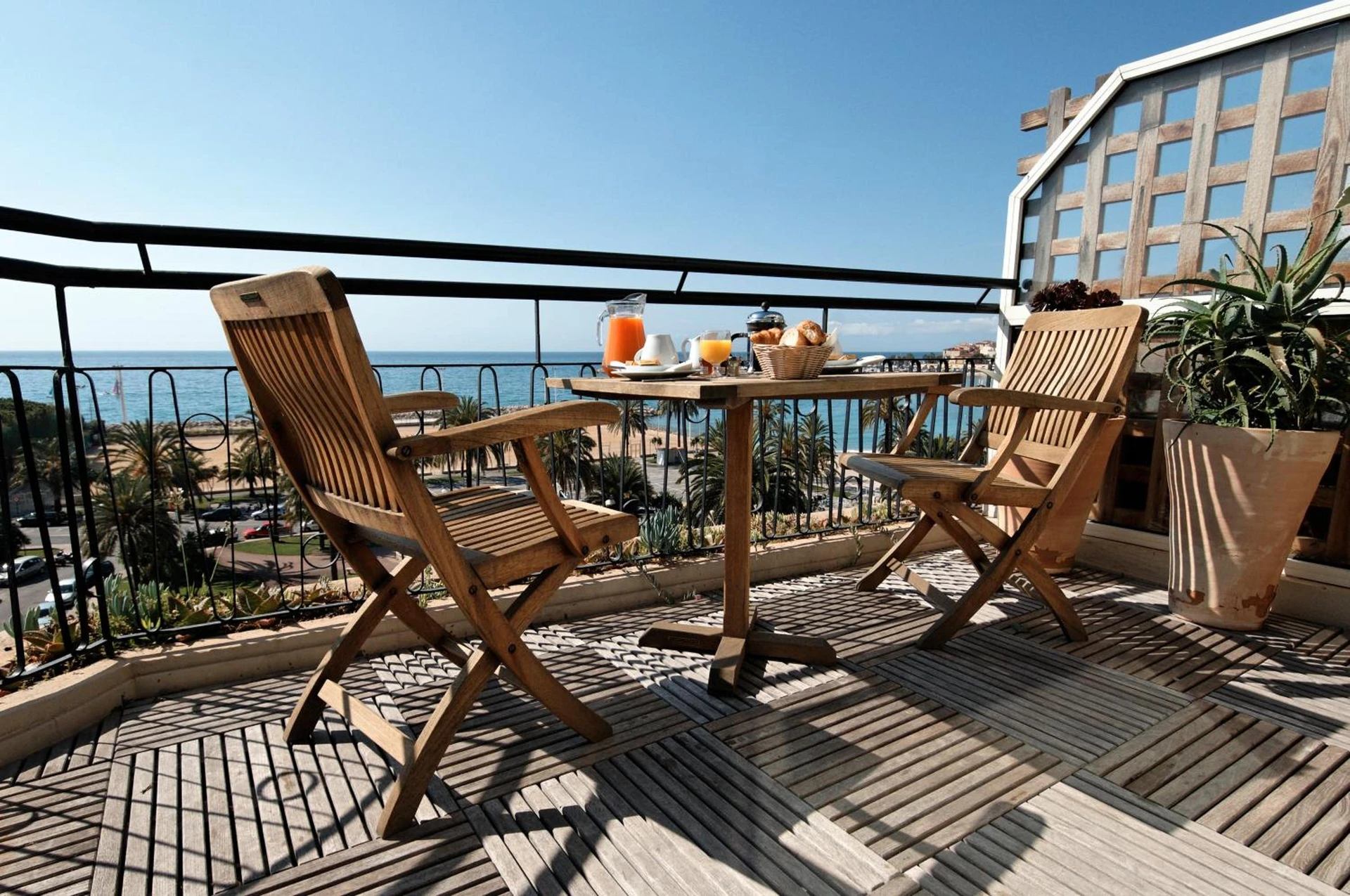 Ambiance de travail pour séminaire d'entreprise à Hotel Napoléon - Menton