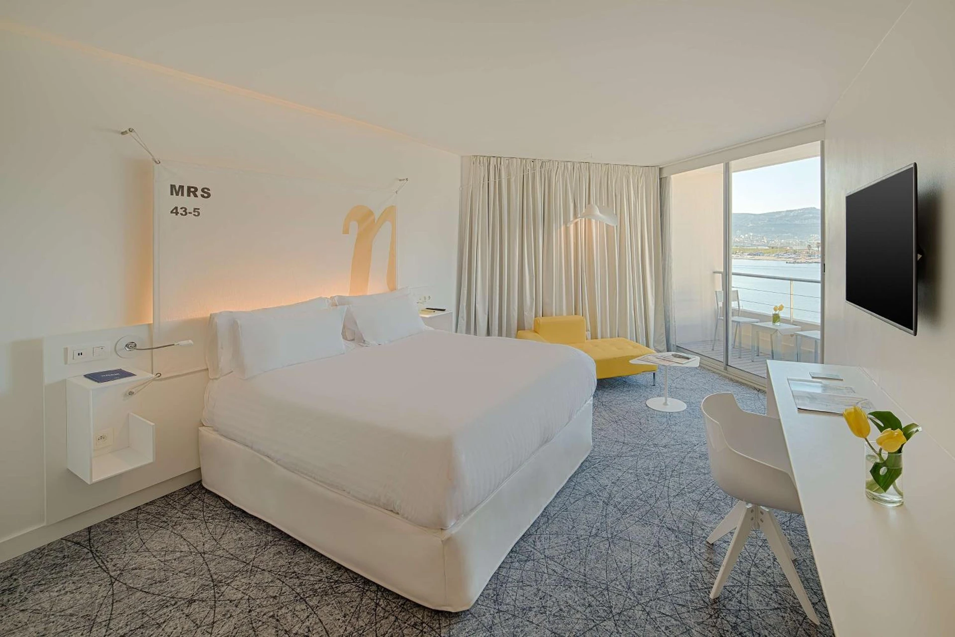 Magnifique chambre pour un séminaire d'entreprise à nhow Marseille - Marseille