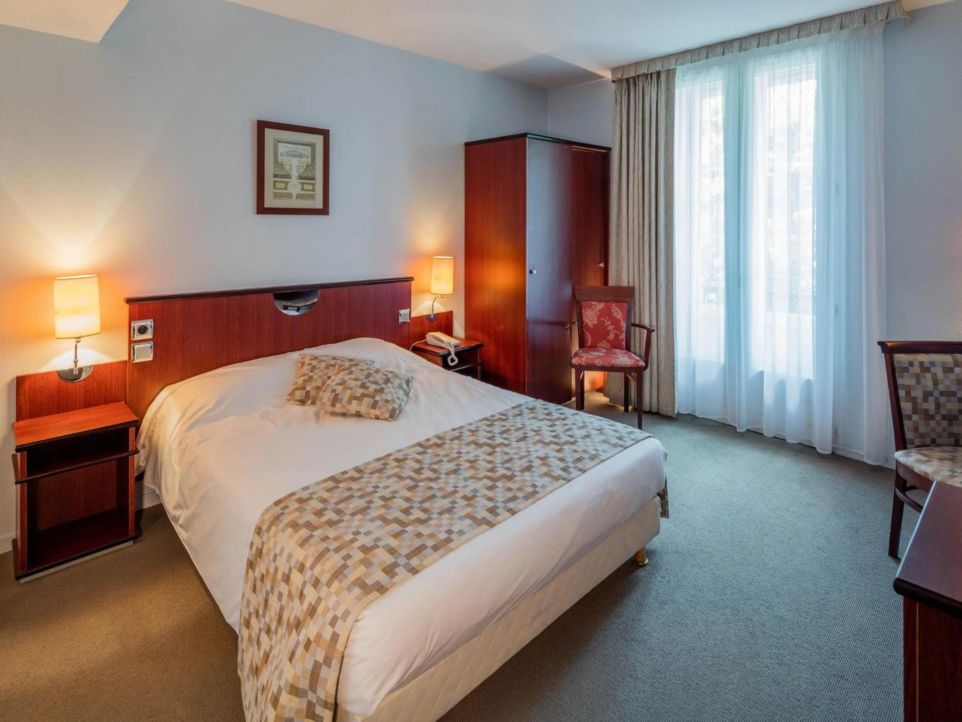 Chambre disponible pour un séminaire d'entreprise à Noemys Neris Montlucon - hotel restaurant - Néris-les-Bains