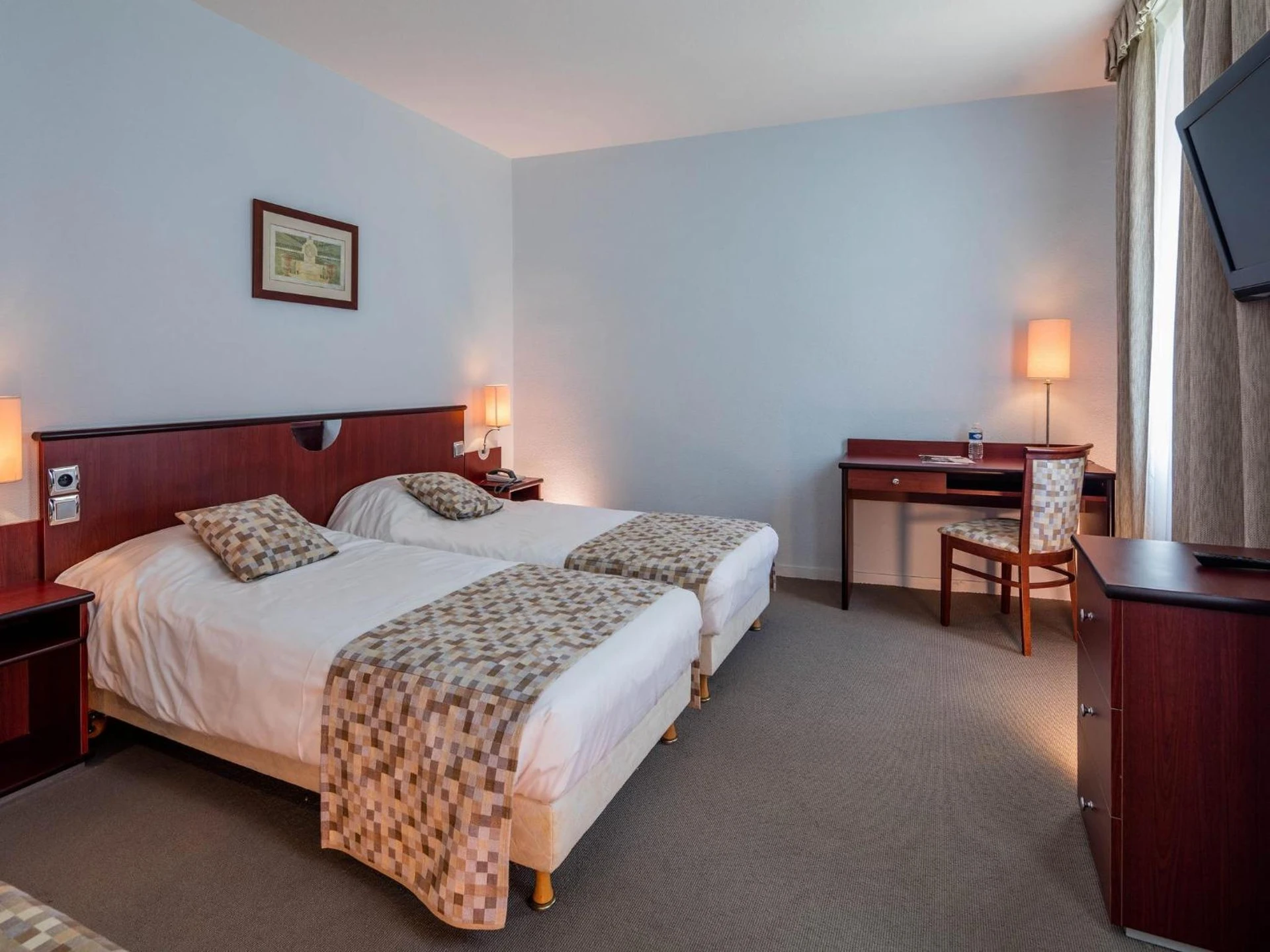 Chambre disponible pour un séminaire d'entreprise à Noemys Neris Montlucon - hotel restaurant - Néris-les-Bains