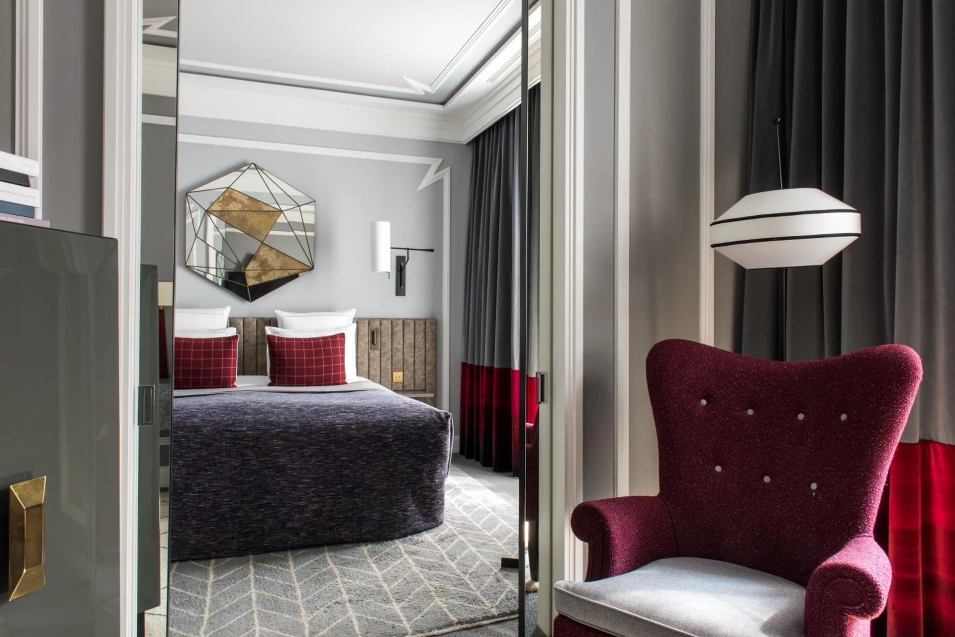 Magnifique chambre pour un séminaire d'entreprise à Nolinski Paris - Evok Collection - Paris