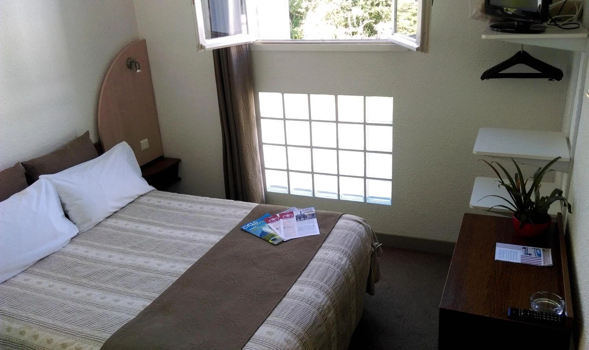 Chambre disponible pour un séminaire d'entreprise à Adonis Lourdes - Notre Dame de la Sarte - Lourdes