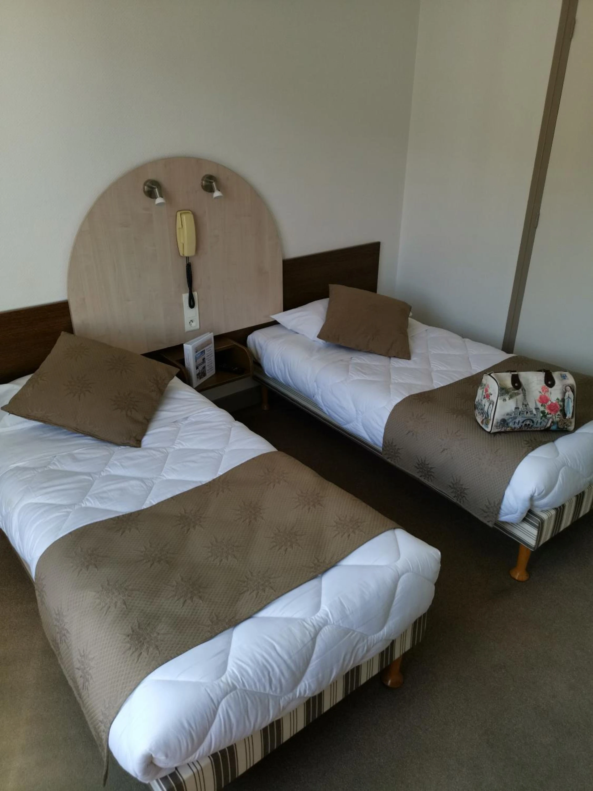 Chambre disponible pour un séminaire d'entreprise à Adonis Lourdes - Notre Dame de la Sarte - Lourdes