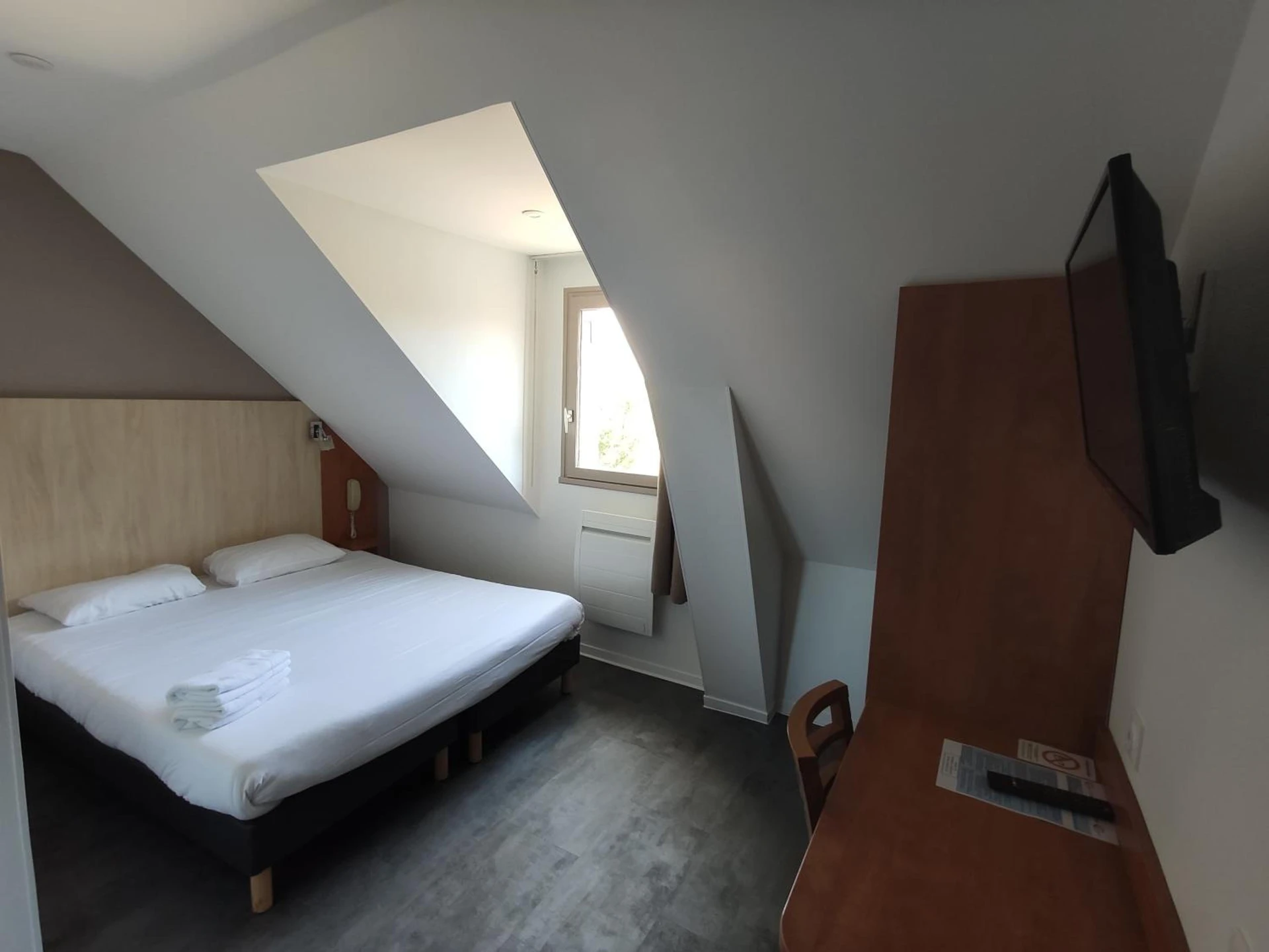 Magnifique chambre pour un séminaire d'entreprise à The Originals City, Hôtel Novella, Nantes Centre Gare - Nantes