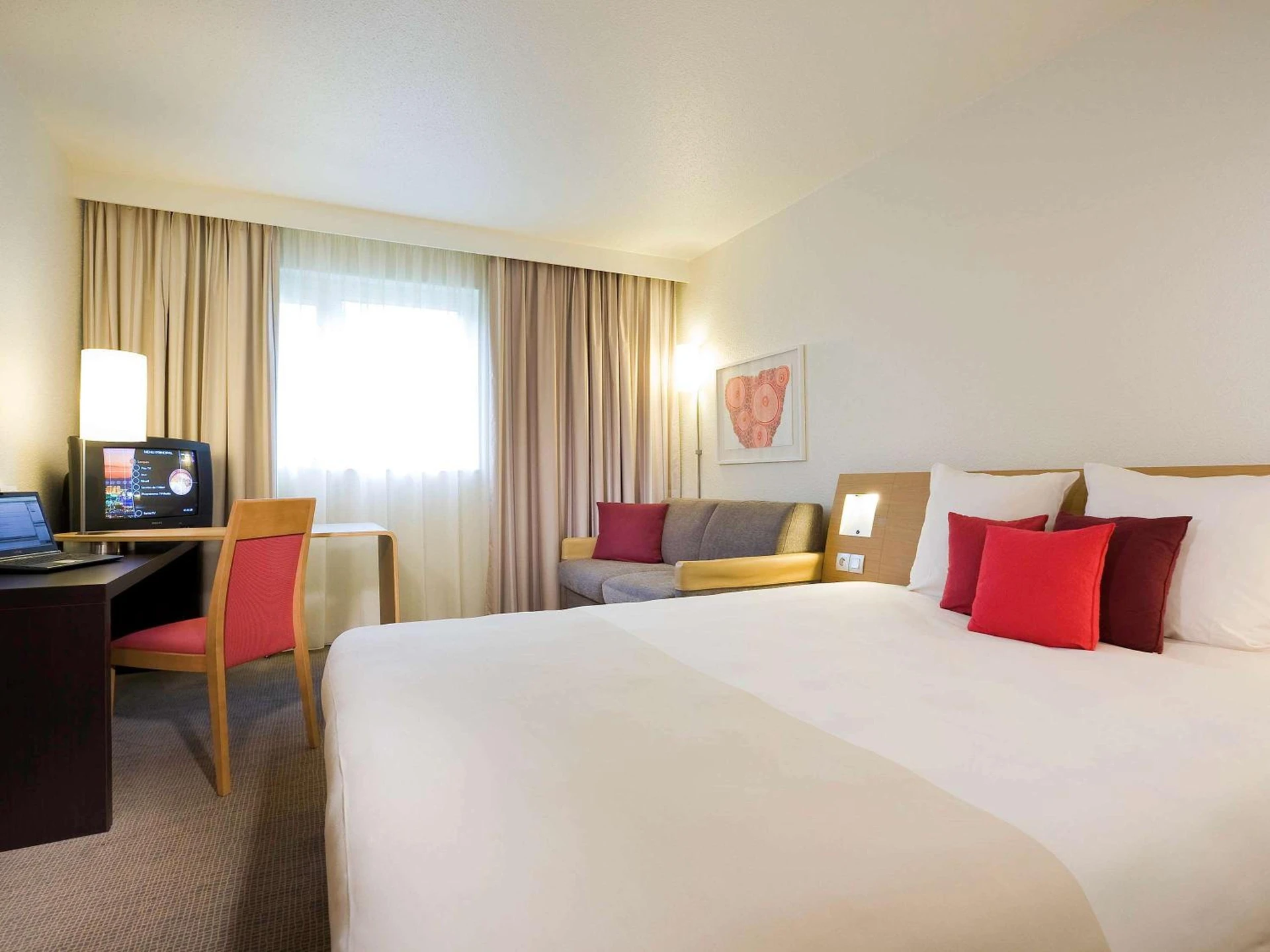 Chambre disponible pour un séminaire d'entreprise à Novotel Amiens Pôle Jules Verne - Boves