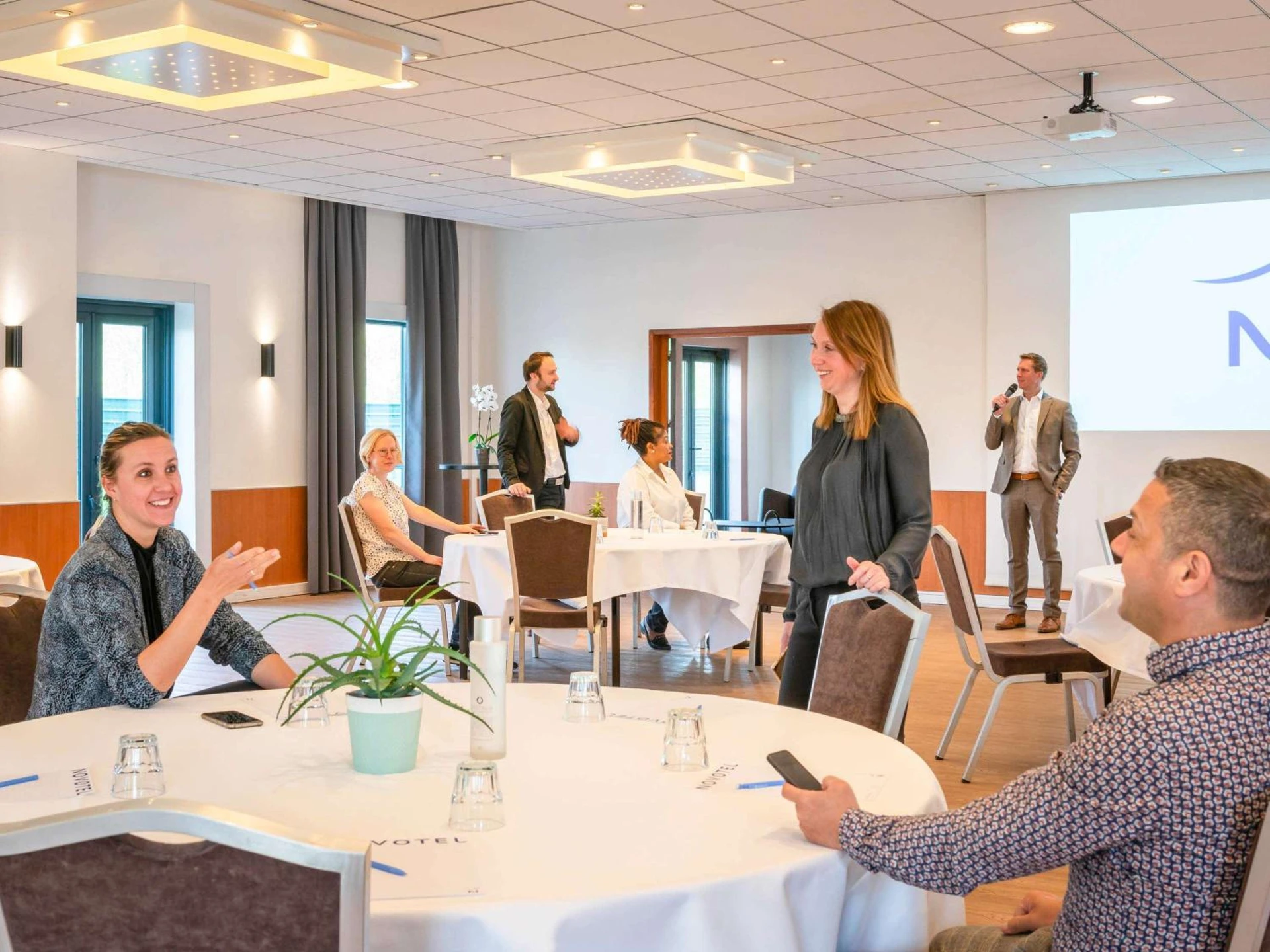 Salle de séminaire à Novotel Marne-la-Vallée Noisy-le-Grand - Organiser un événement professionnel à Noisy-le-Grand