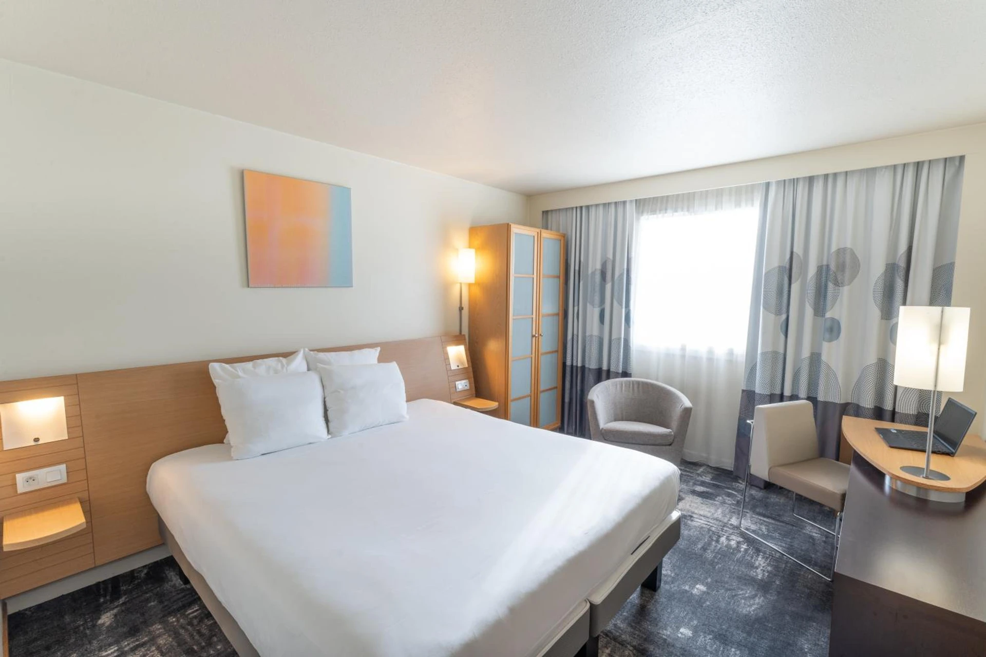 Magnifique chambre pour un séminaire d'entreprise à Novotel Nantes Centre Bord de Loire - Nantes