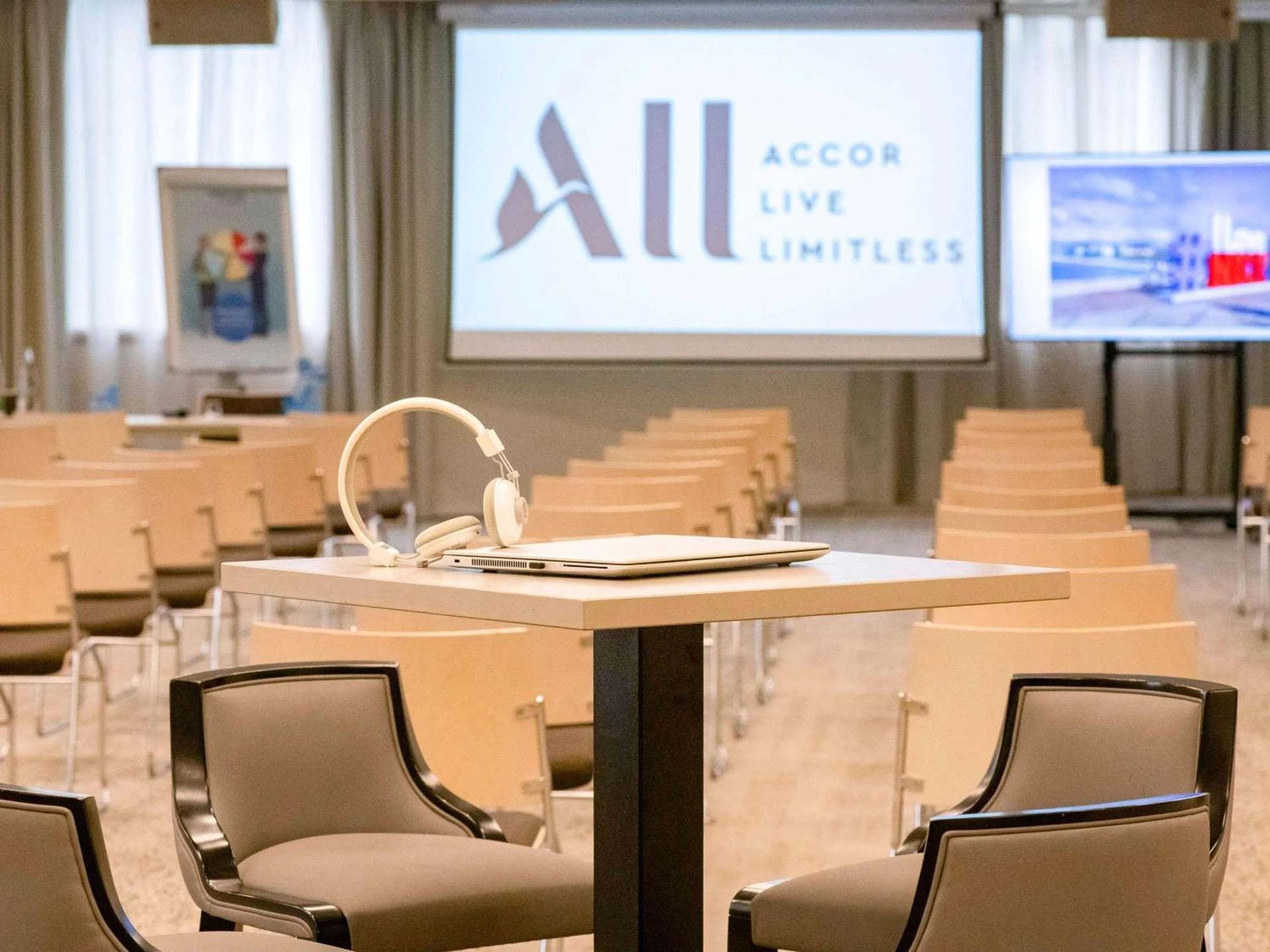 Lieu convivial pour un séminaire d'entreprise à Novotel Nice Arenas Aeroport - Nice - En savoir plus 