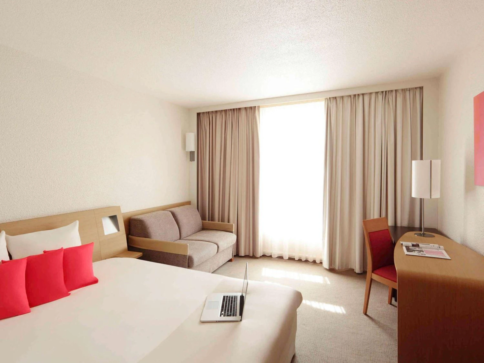 Chambre disponible pour un séminaire d'entreprise à Novotel Paris Pont De Sevres - Sèvres