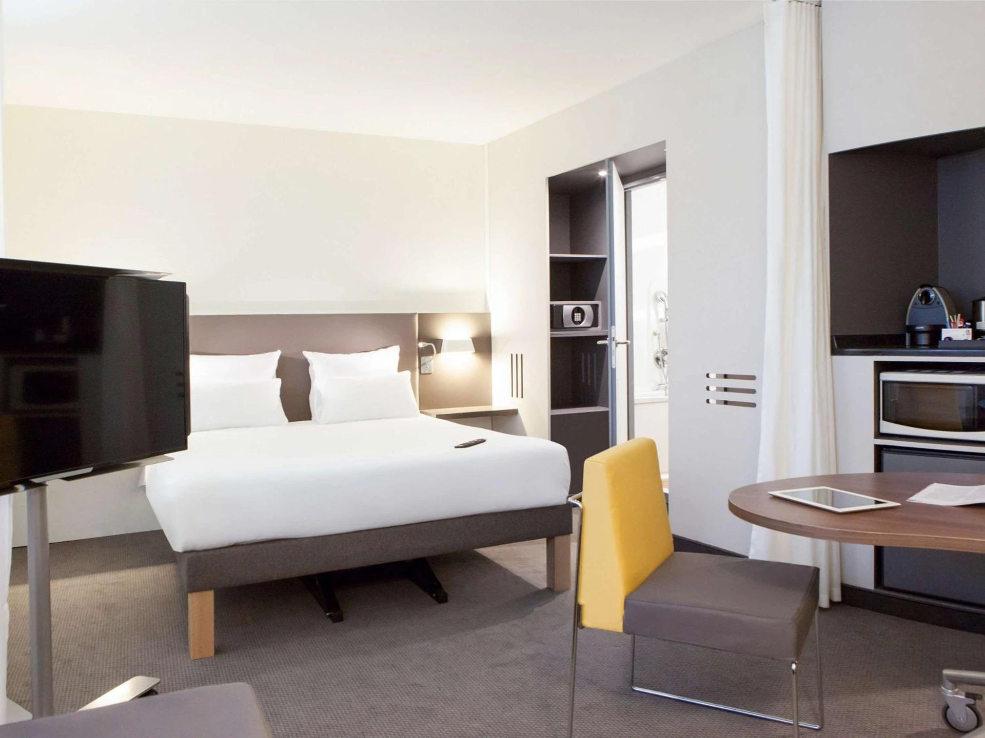 Magnifique chambre pour un séminaire d'entreprise à Novotel Suites Paris Stade de France - Saint-Denis