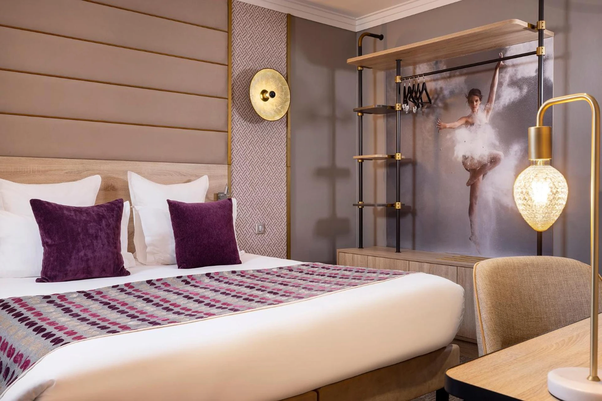 Chambre disponible pour un séminaire d'entreprise à Hôtel Nude Paris - Color Vision - Paris
