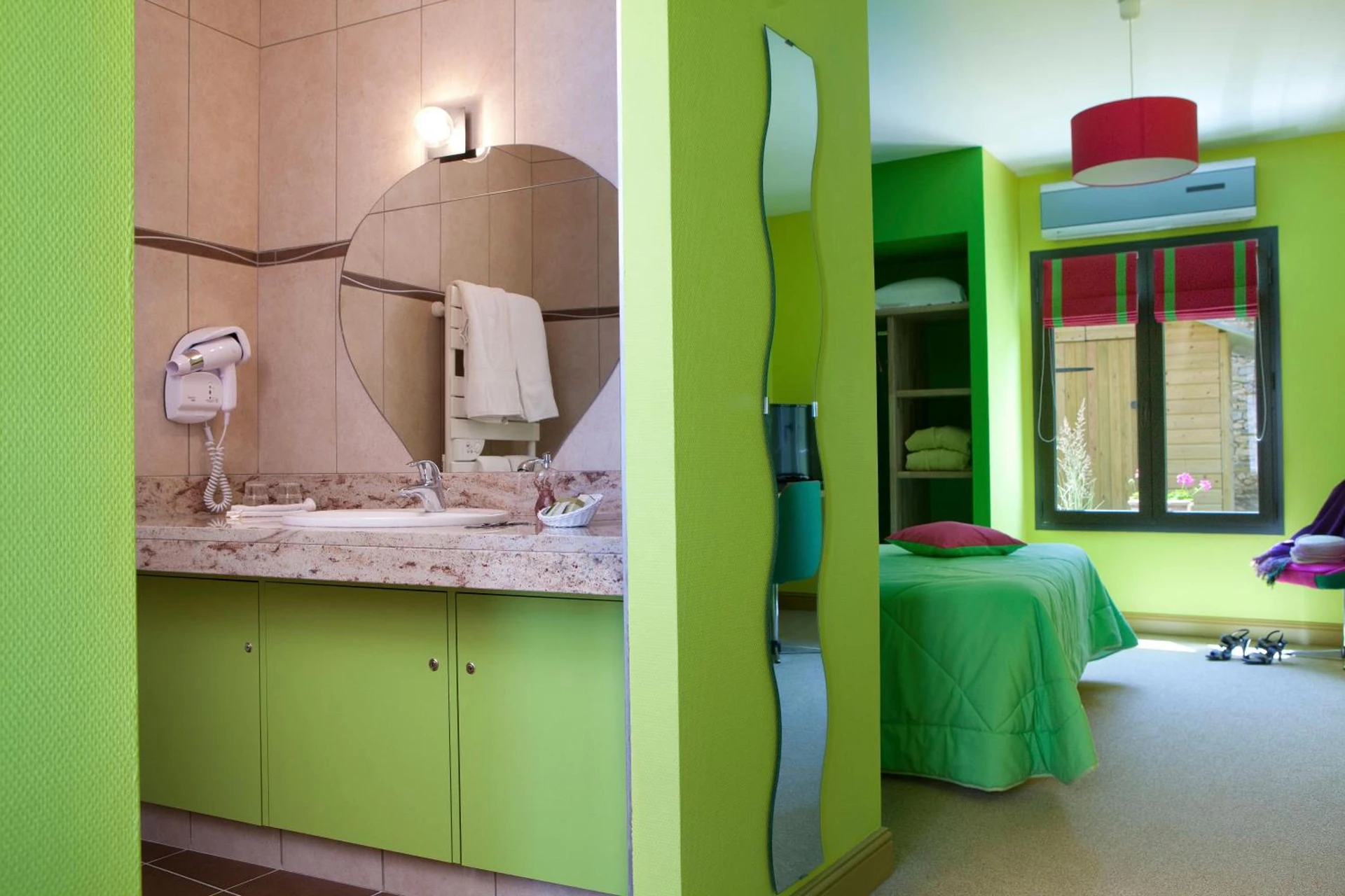 Organiser un séminaire d'entreprise : Logis hôtel Ô en Couleur à oucques