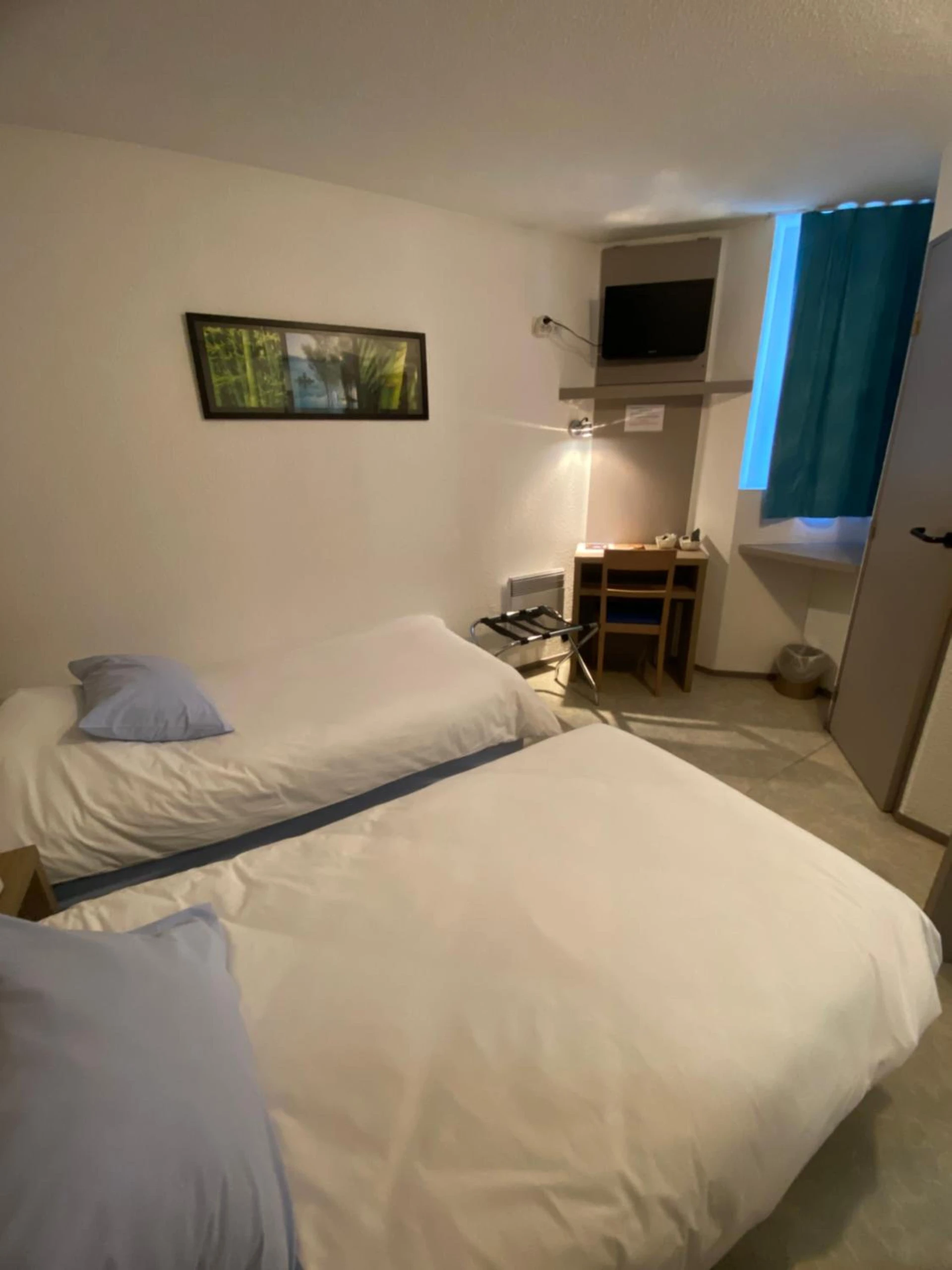 Chambre disponible pour un séminaire d'entreprise à HOTEL RESTAURANT OLYMPE - Aix-en-Provence