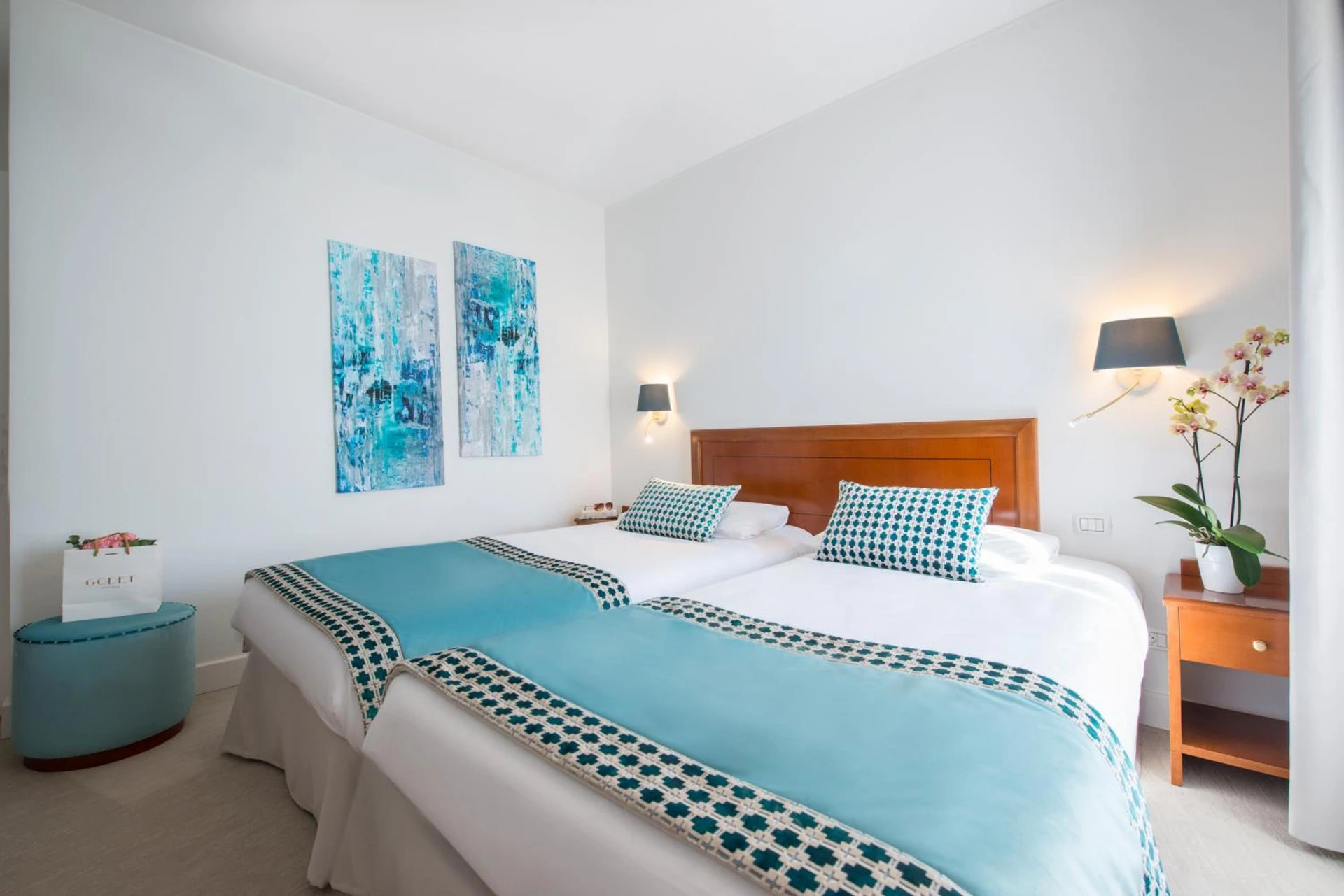 Magnifique chambre pour un séminaire d'entreprise à Hotel Olympia - Beausoleil