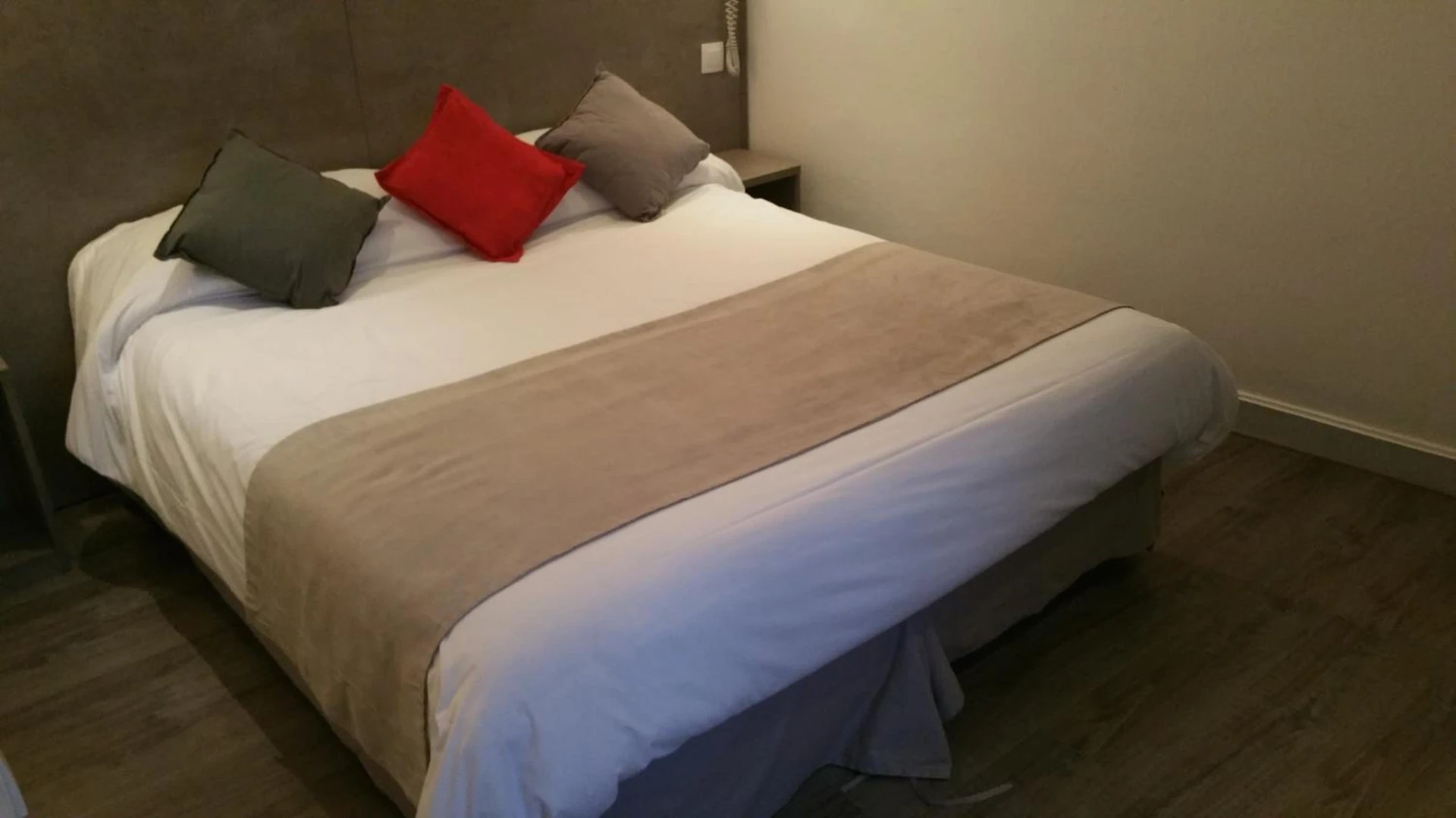 Chambre disponible pour un séminaire d'entreprise à Panam Hotel PARIS GAMBETTA- Place Gambetta-Mairie du 20 emme - Paris