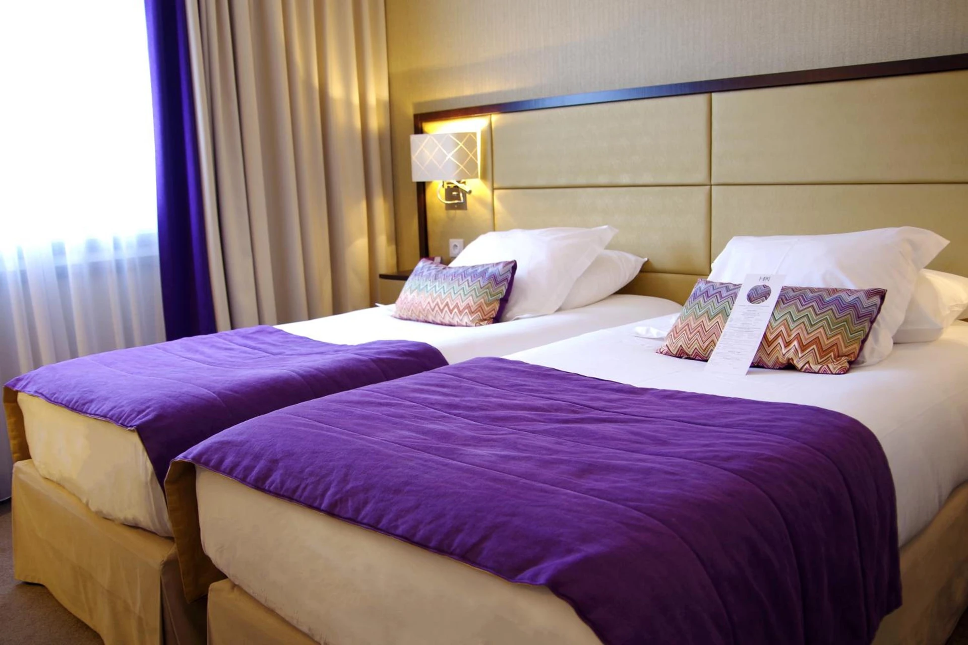 Magnifique chambre pour un séminaire d'entreprise à Hôtel Paris Neuilly - Neuilly-sur-Seine