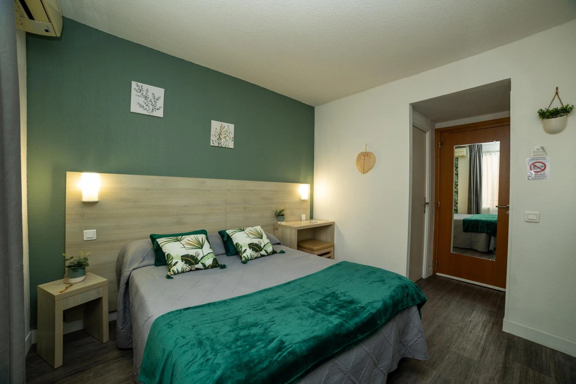 Chambre disponible pour un séminaire d'entreprise à Hotel Parisien - Menton
