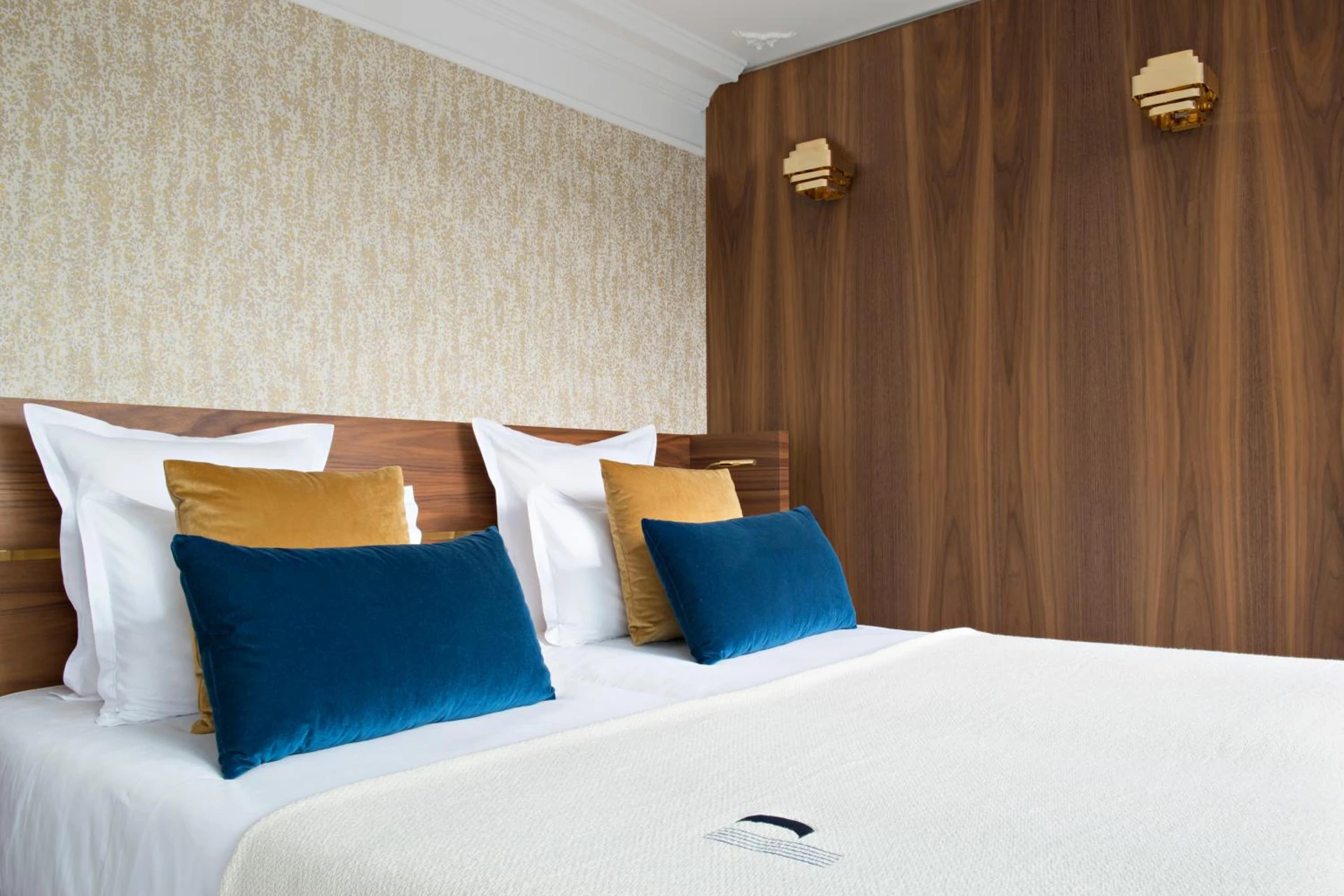 Chambre disponible pour un séminaire d'entreprise à Hotel Parister Piscine & Spa - Paris