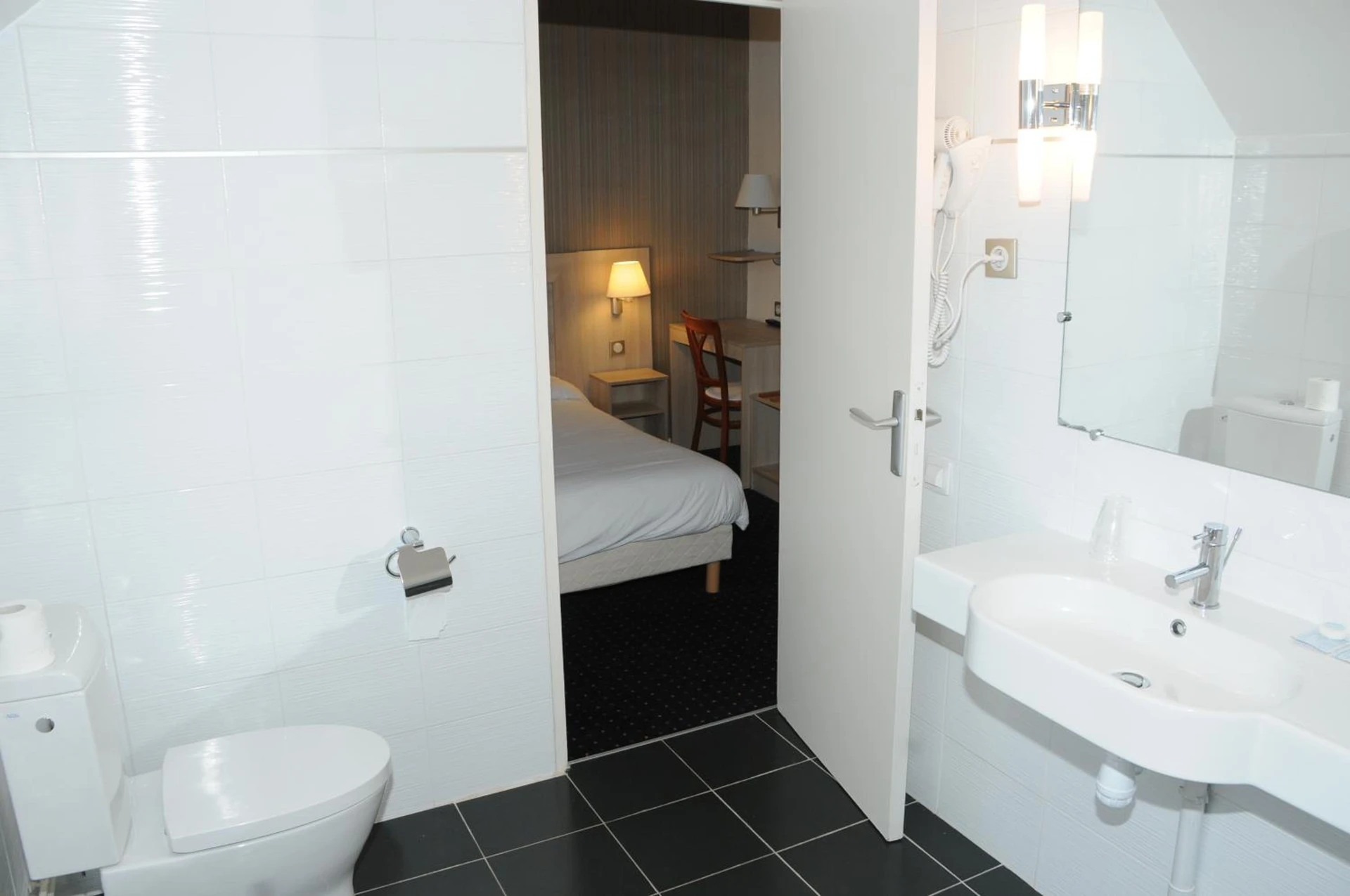 Magnifique chambre pour un séminaire d'entreprise à Hôtel Patio Brancion - Malakoff