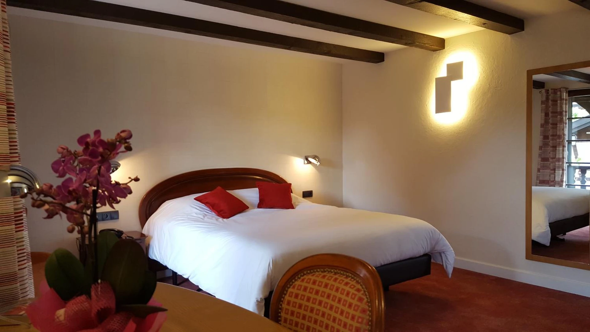 Chambre disponible pour un séminaire d'entreprise à Hotel Restaurant Père Benoît - Entzheim