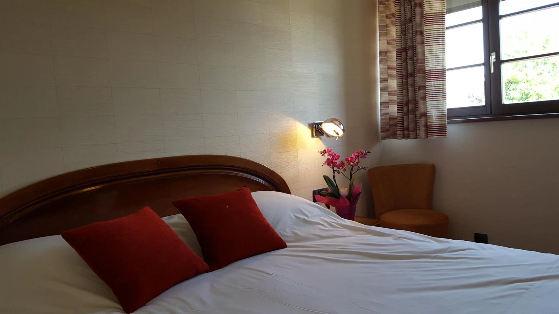 Chambre disponible pour un séminaire d'entreprise à Hotel Restaurant Père Benoît - Entzheim
