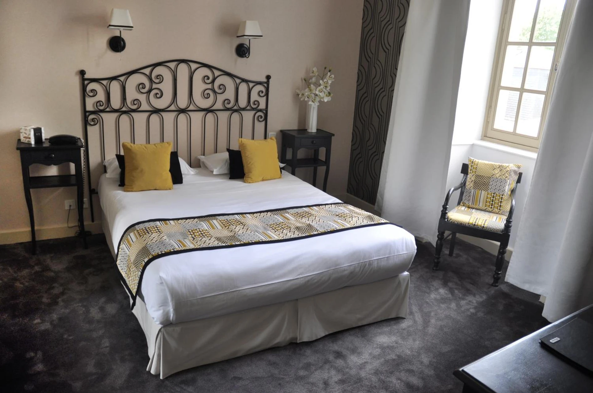 Chambre disponible pour un séminaire d'entreprise à Hôtel Restaurants & Spa Perier Du Bignon - Laval