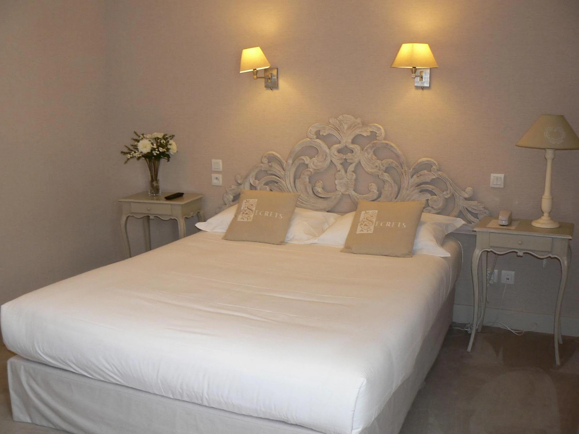 Magnifique chambre pour un séminaire d'entreprise à Hôtel Restaurants & Spa Perier Du Bignon - Laval
