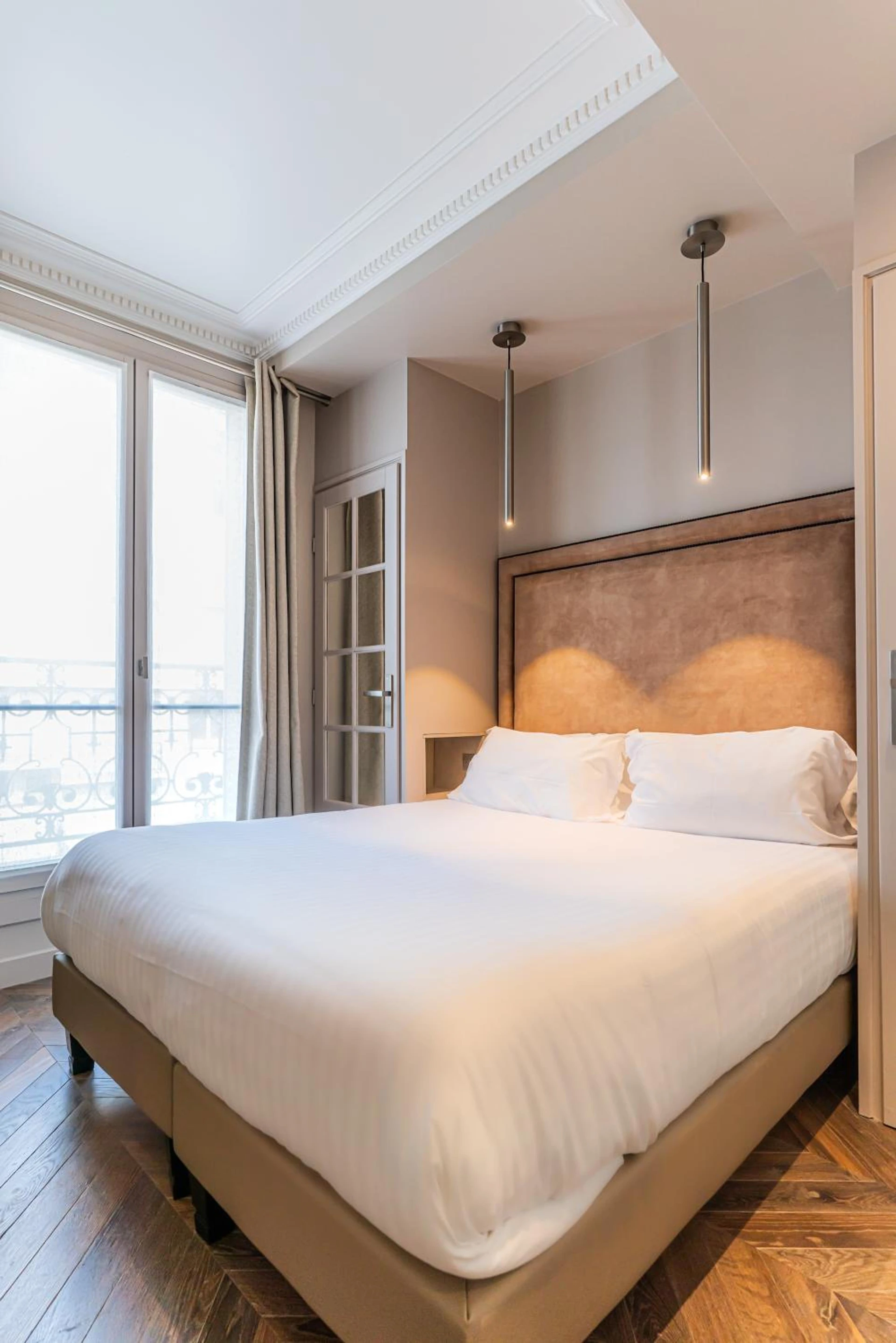 Chambre disponible pour un séminaire d'entreprise à Hôtel Perreyve - Jardin du Luxembourg - Paris