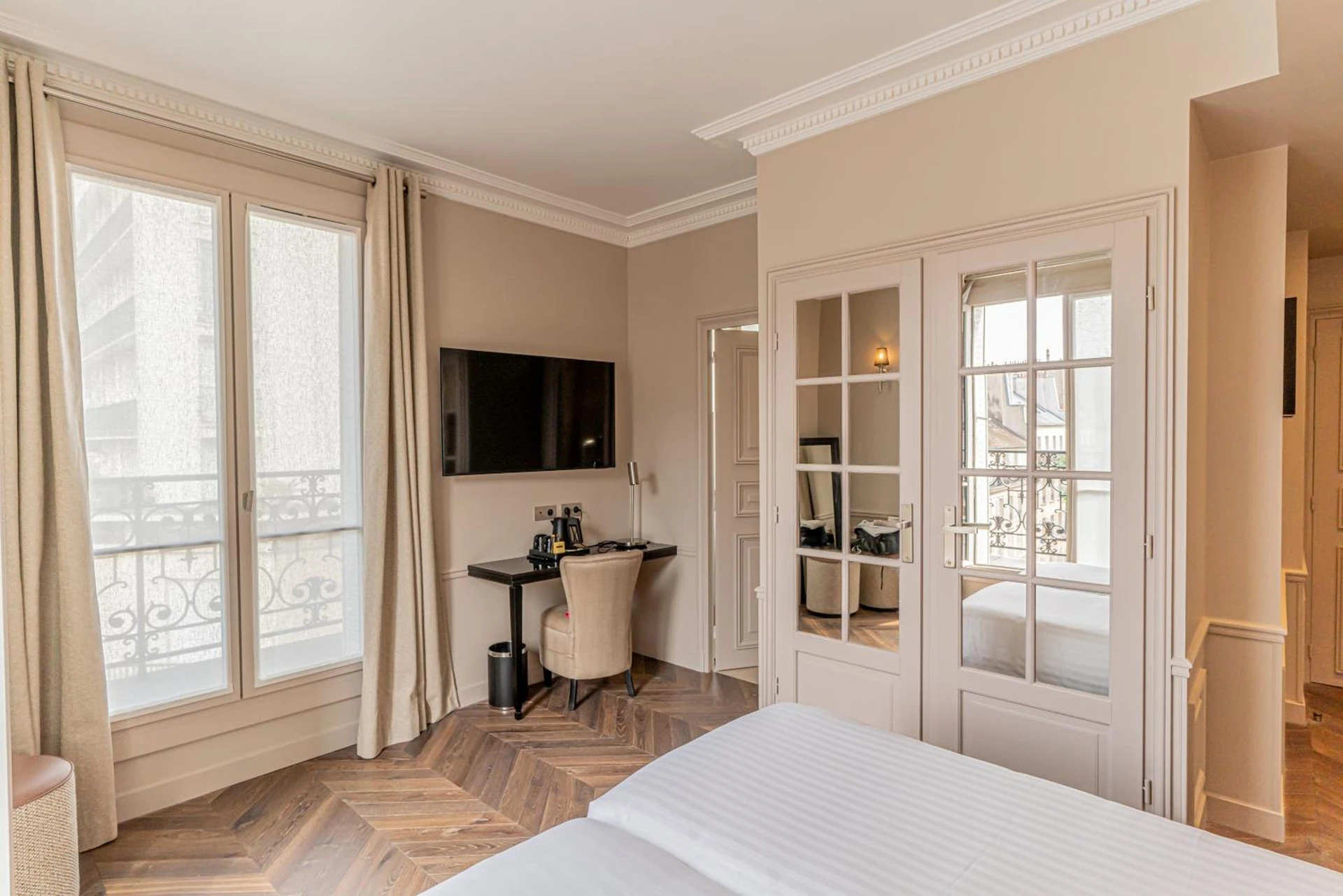 Chambre disponible pour un séminaire d'entreprise à Hôtel Perreyve - Jardin du Luxembourg - Paris