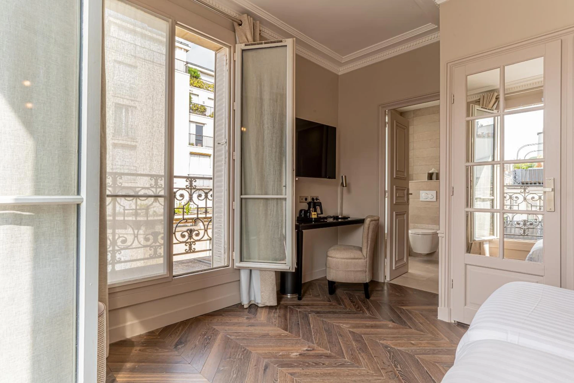 Chambre disponible pour un séminaire d'entreprise à Hôtel Perreyve - Jardin du Luxembourg - Paris