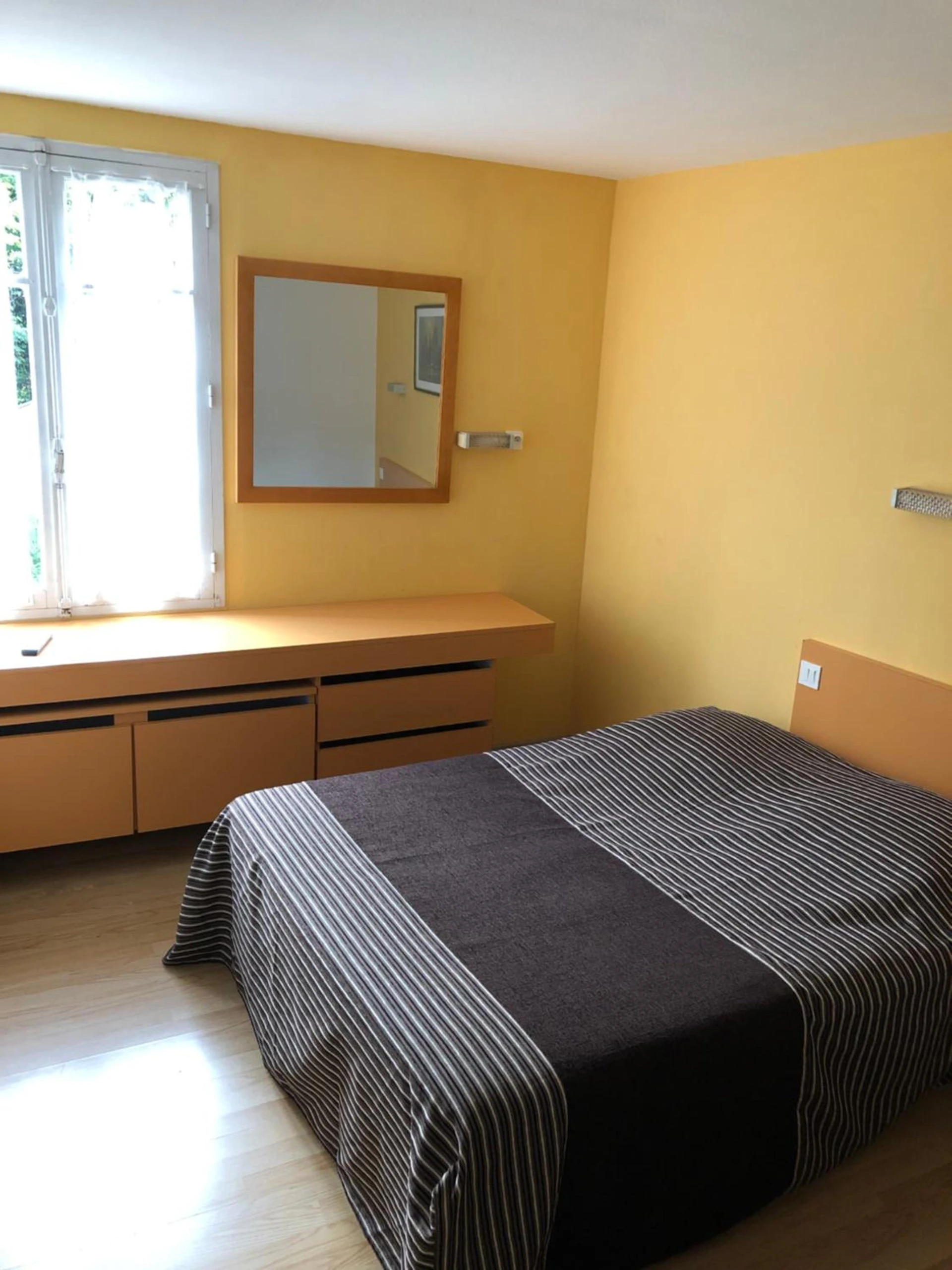 Magnifique chambre pour un séminaire d'entreprise à Hôtel Au Petit Languedoc - Lourdes
