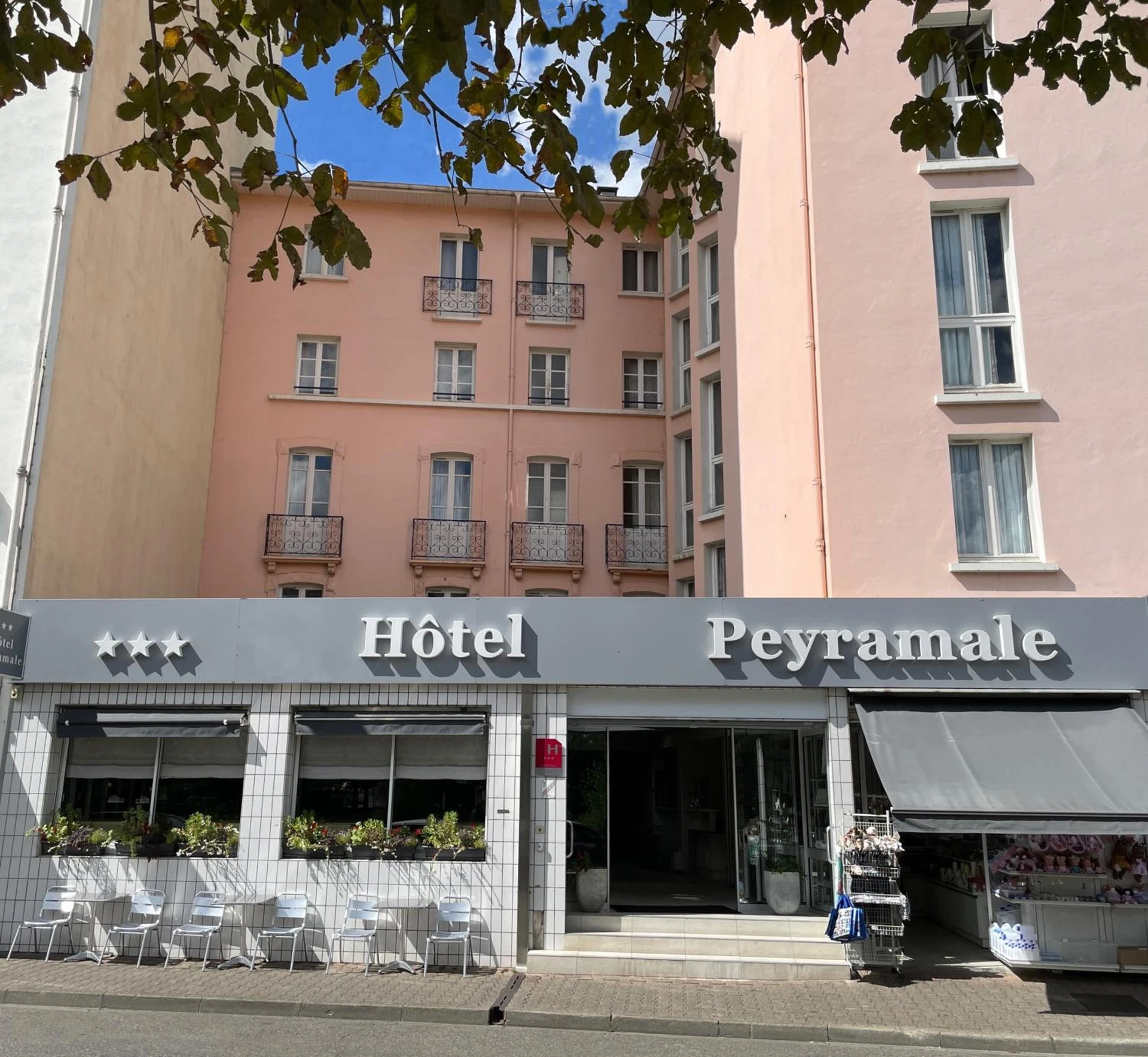 Chambre à Hôtel Peyramale - Organiser un séminaire d'entreprise à Lourdes