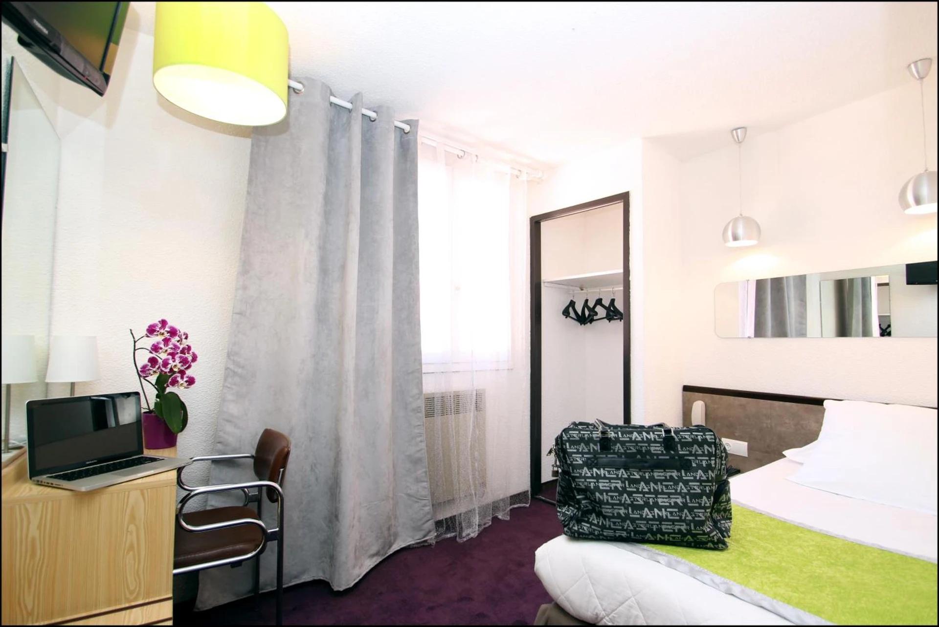 Magnifique chambre pour un séminaire d'entreprise à Hôtel Peyramale - Lourdes