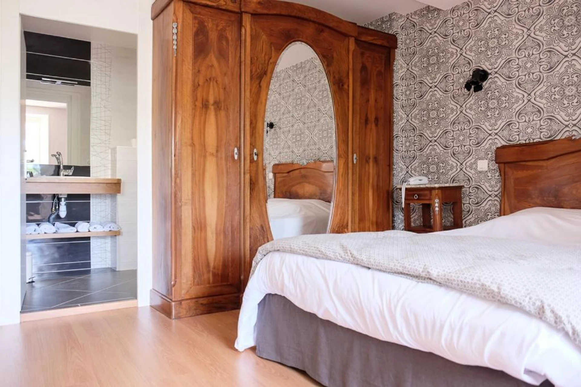Chambre à hôtel Piellenia - Organiser un séminaire d'entreprise à Tardets-Sorholus