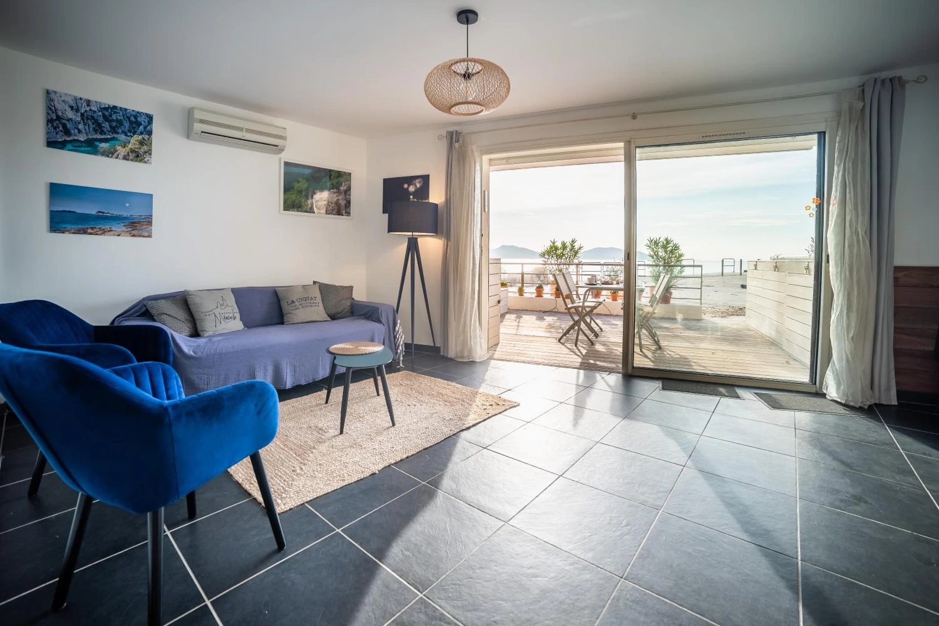 Ambiance de travail pour séminaire d'entreprise à Les pieds dans l'eau Plage Saint-Jean - La Ciotat