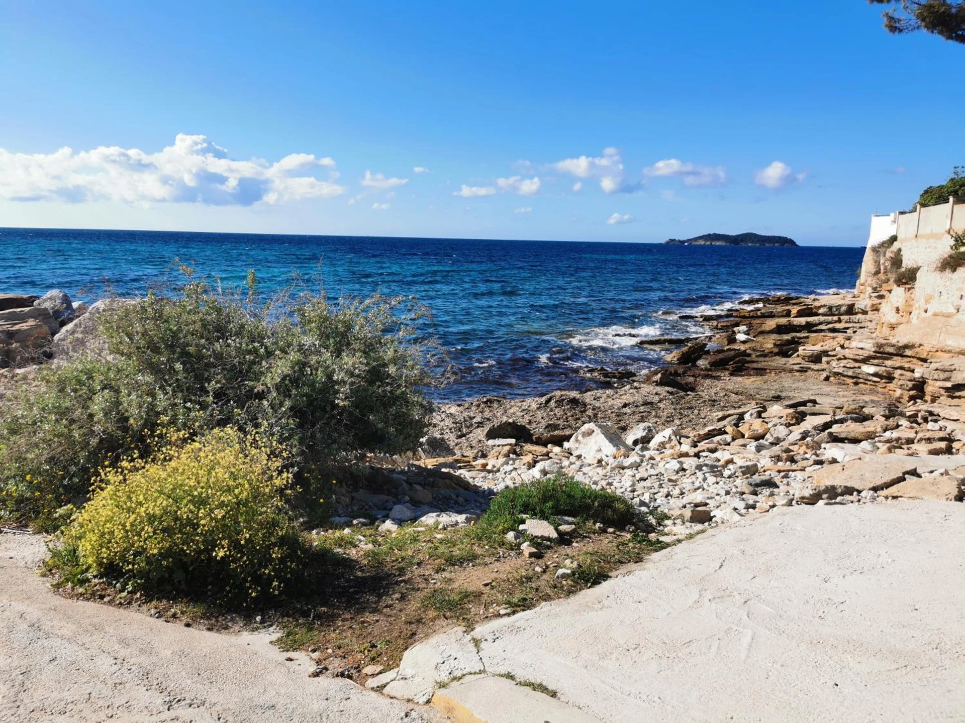 Espaces de team building à Les pieds dans l'eau Plage Saint-Jean - Organiser un séminaire d'entreprise à La Ciotat
