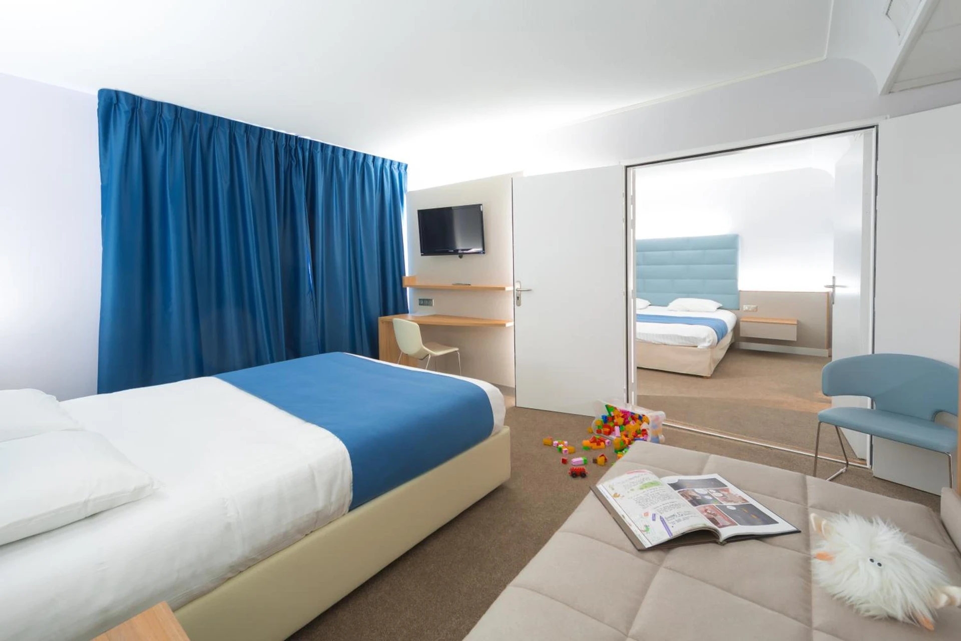 Magnifique chambre pour un séminaire d'entreprise à Hotel Plaza - site du Futuroscope - Chasseneuil-du-Poitou
