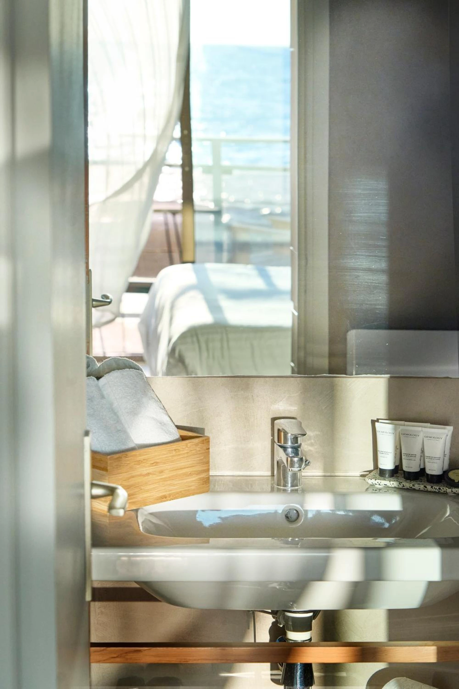 Chambre disponible pour un séminaire d'entreprise à Hotel Plein Large - Bandol